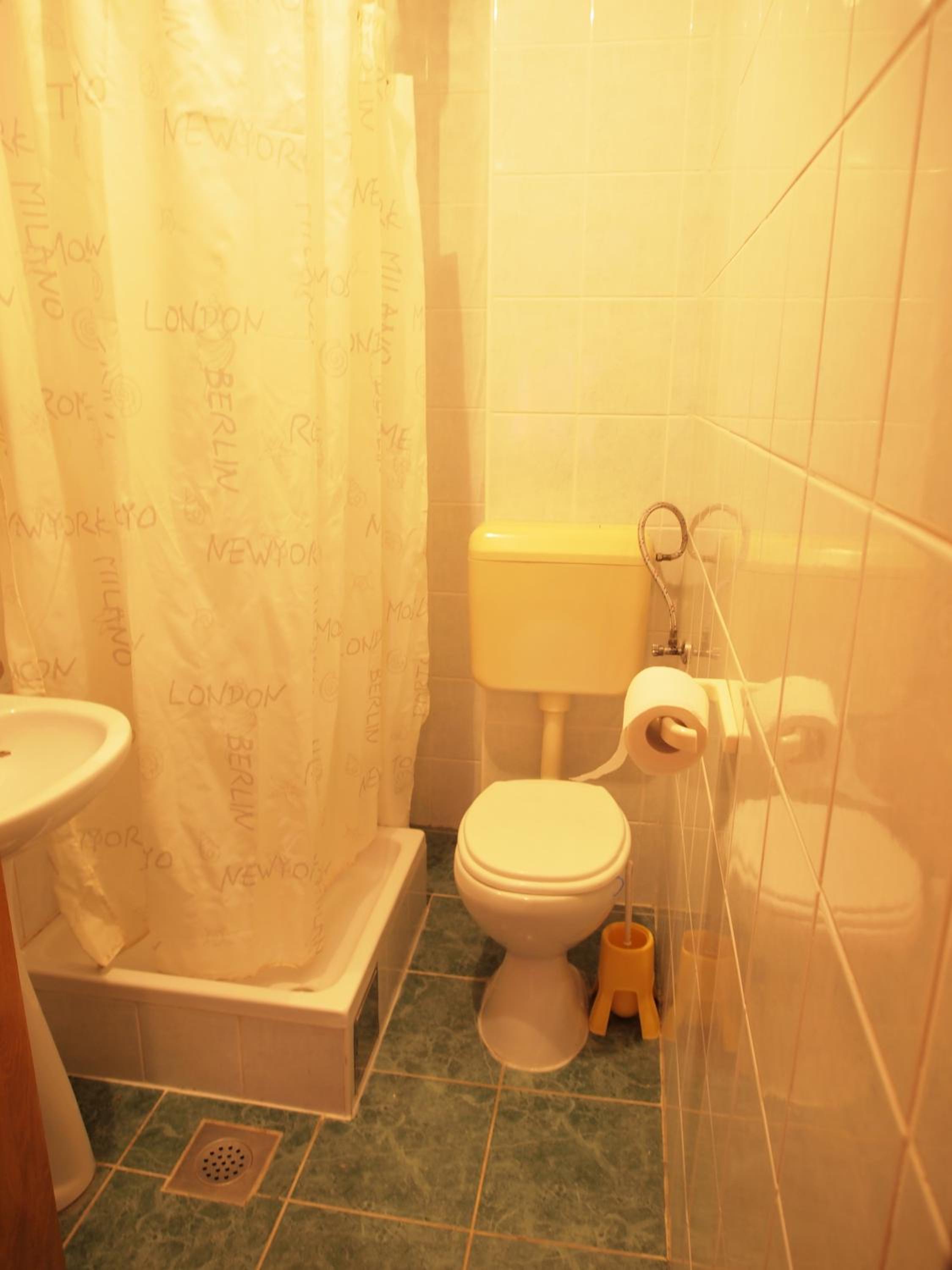 Studio Apartment - Photo 4