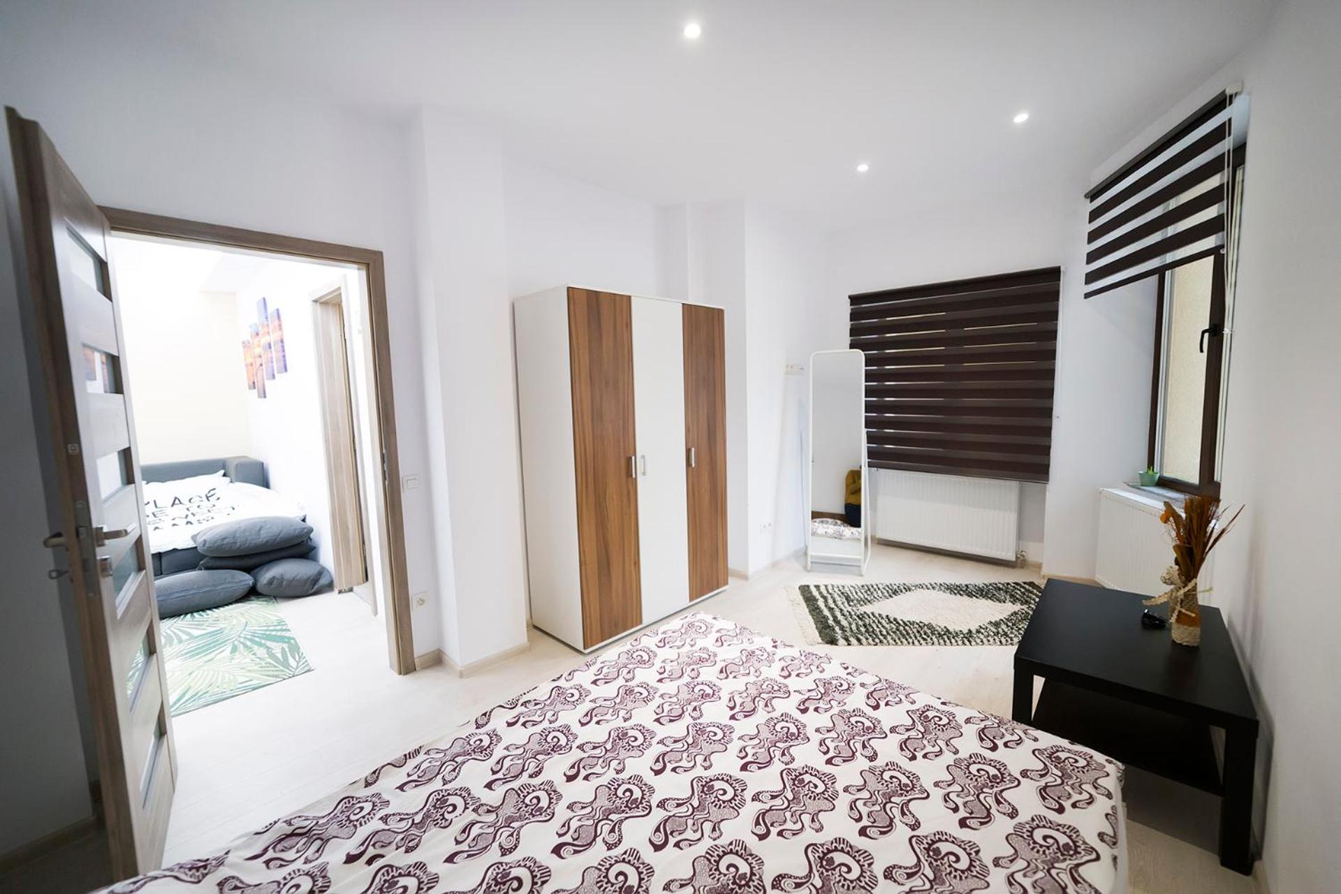 One-Bedroom Apartment - Photo 4