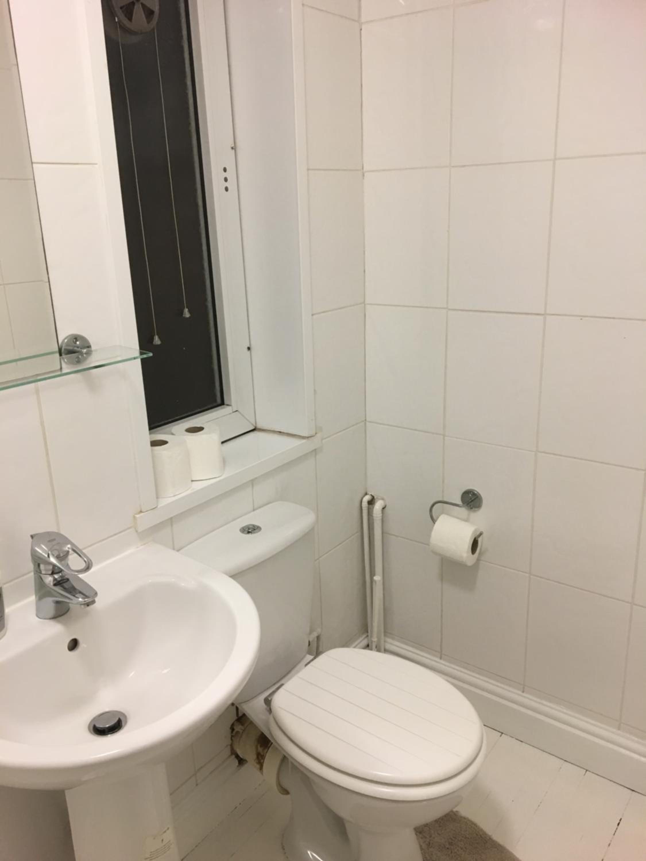 Single Room with Shower photo 3