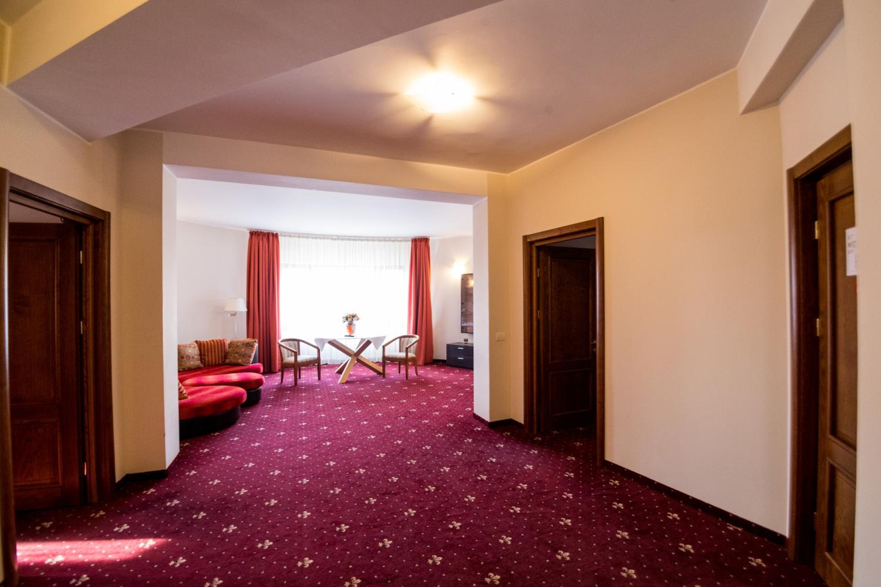 Two-Bedroom Suite photo 3