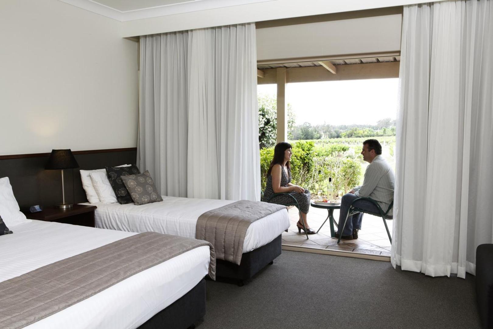 Executive King Room with Two King Beds photo 3