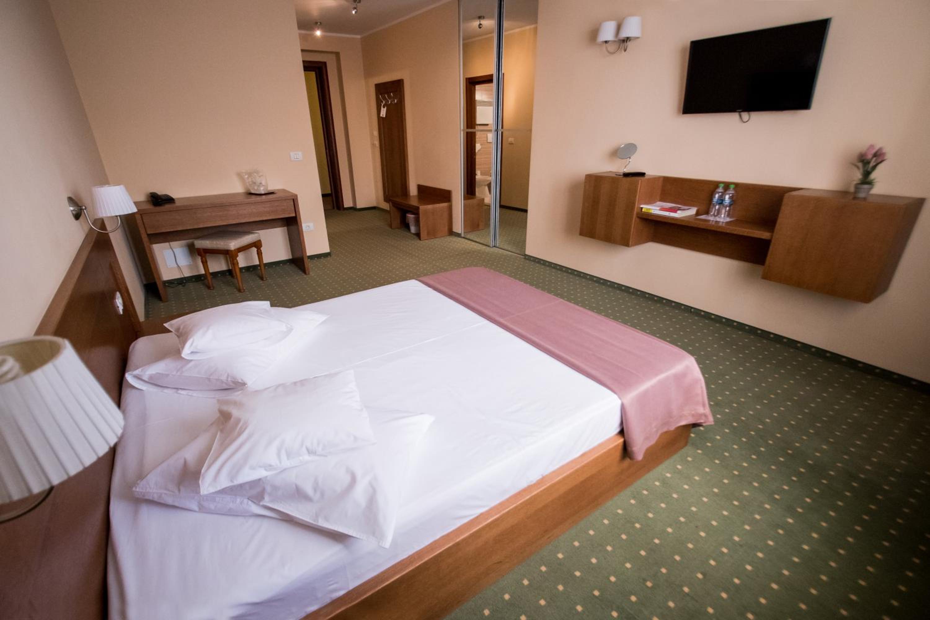 Large Double Room photo 1