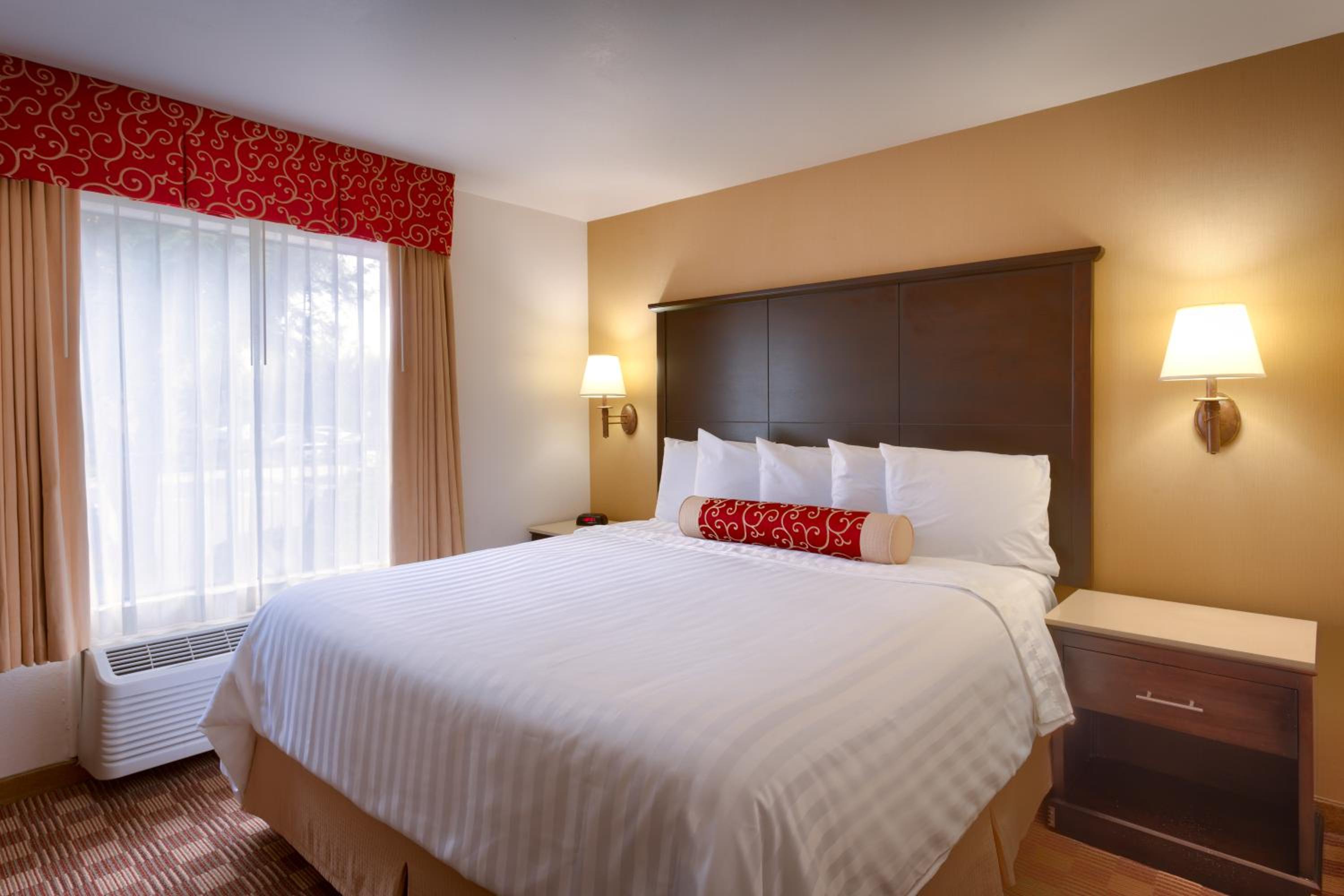 Deluxe King Room - Photo 1