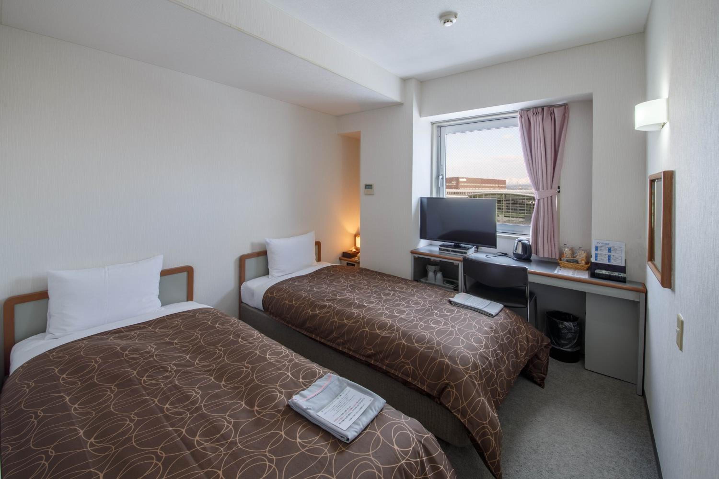 Standard Twin Room - Non-Smoking