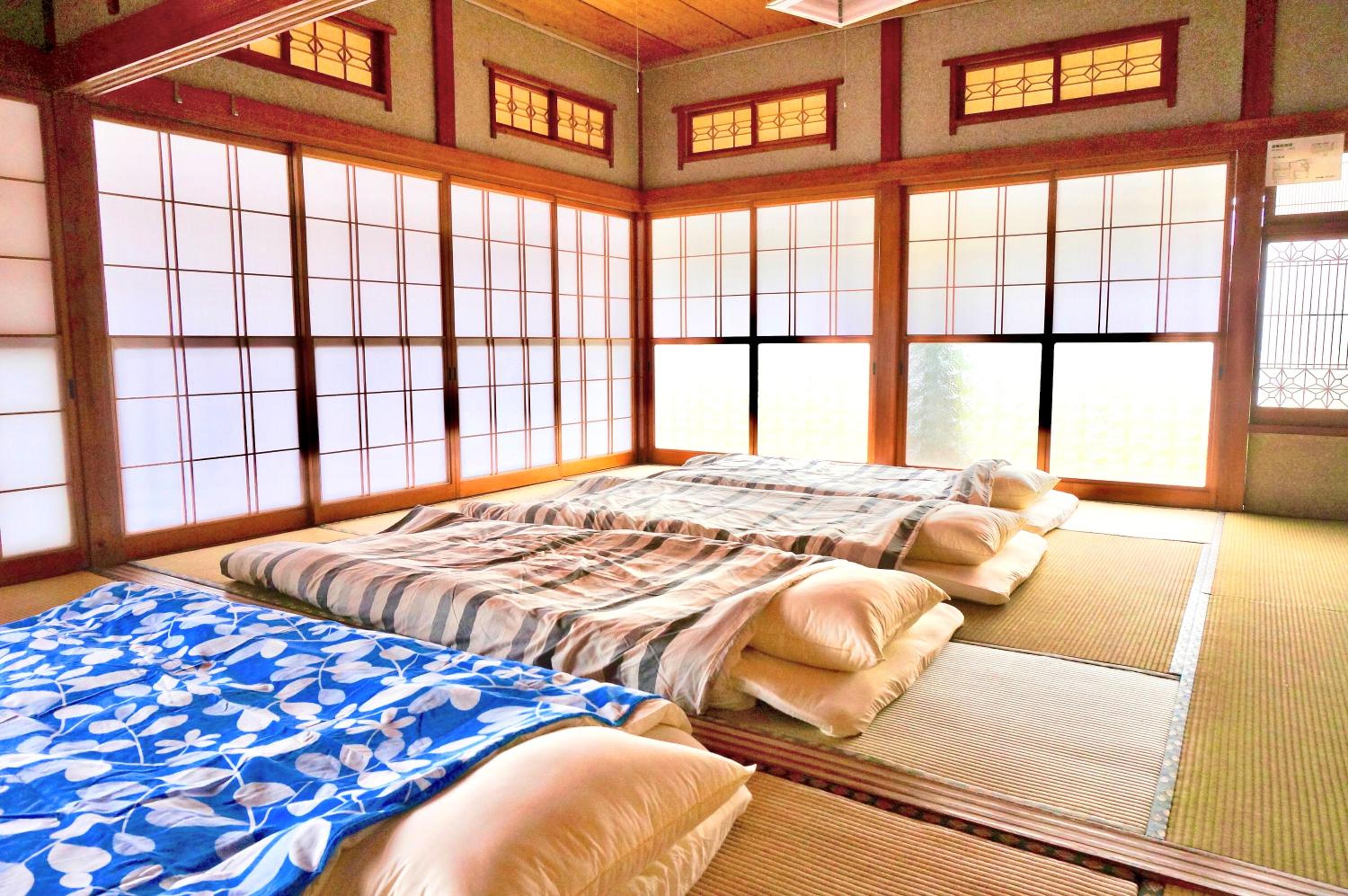 Basic Triple Room with Shared Bathroom