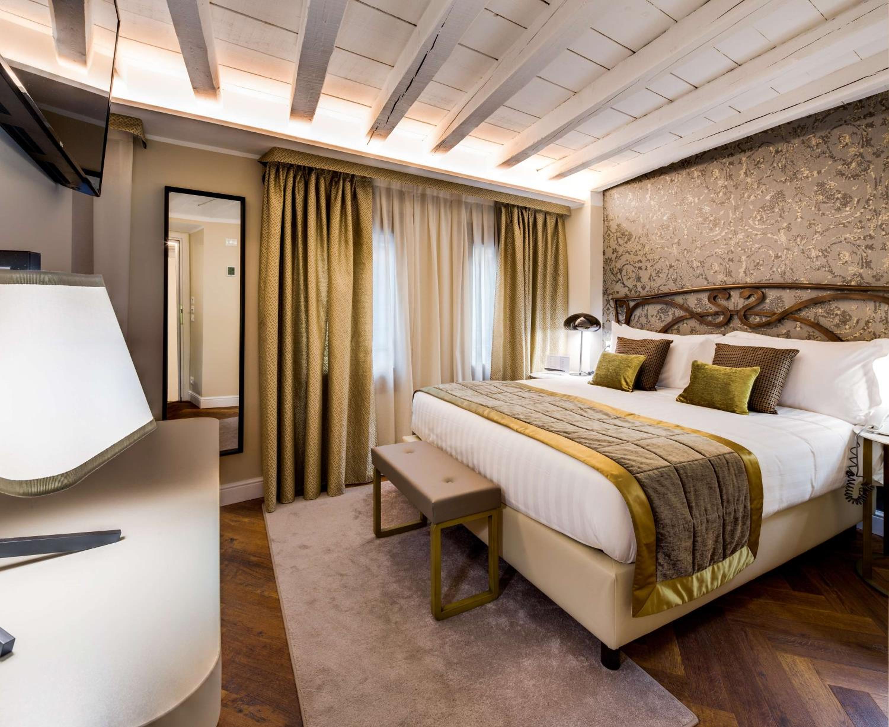 Superior Queen Room