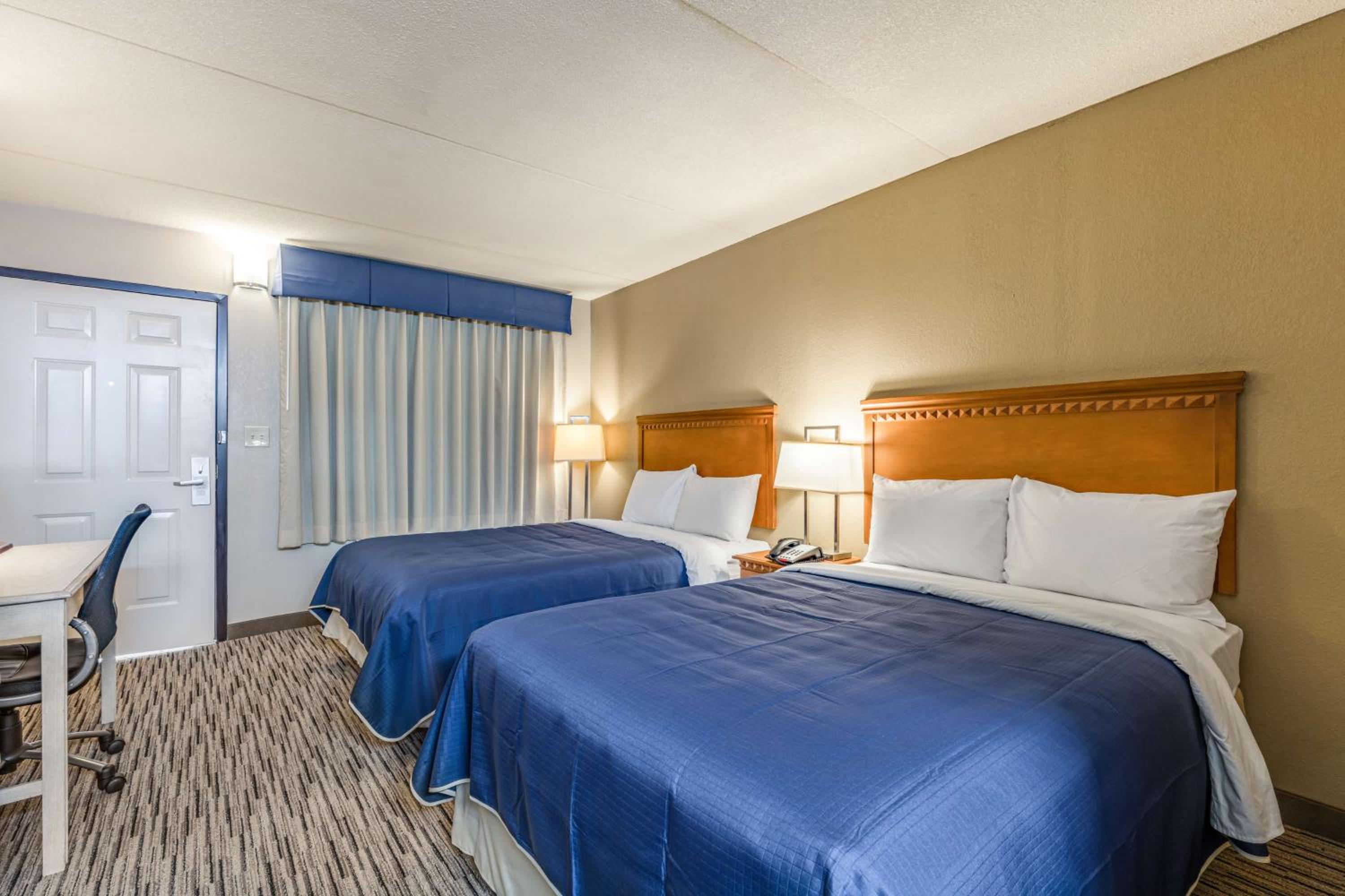 Double Room with Two Double Beds - Photo 1