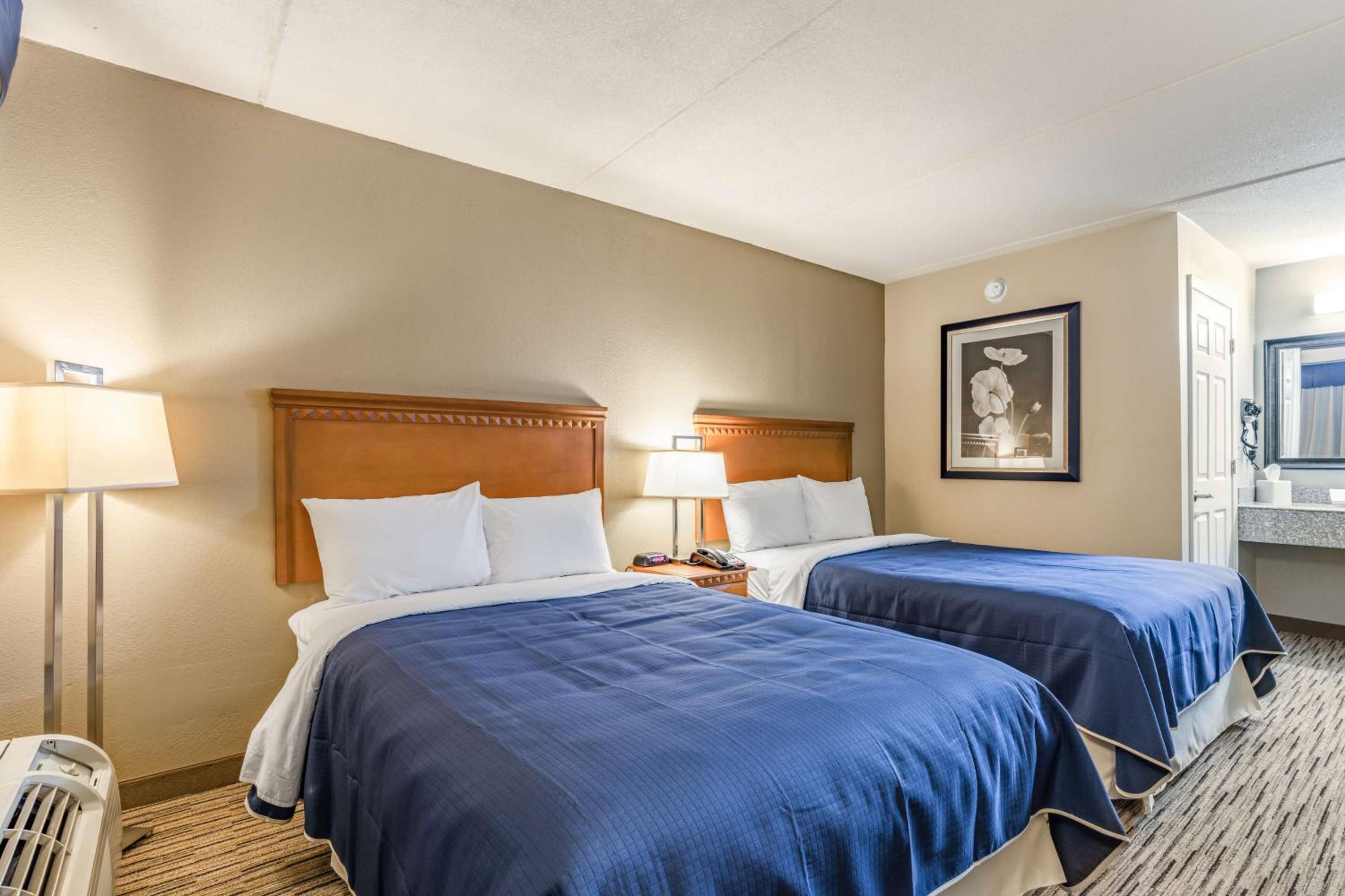 Double Room with Two Double Beds - Photo 4
