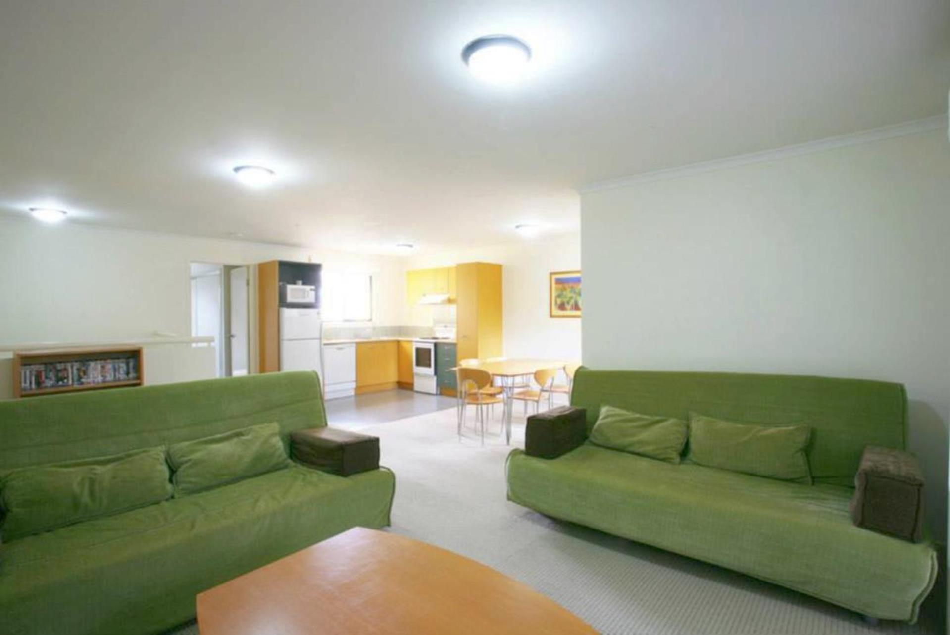 Apartment photo 2