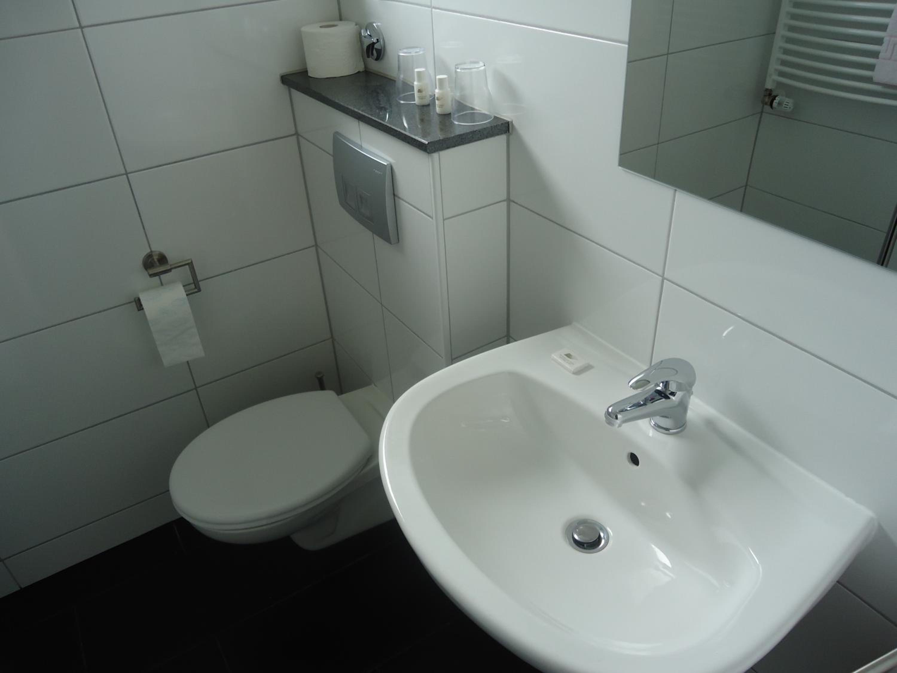 Double Room - Photo 12