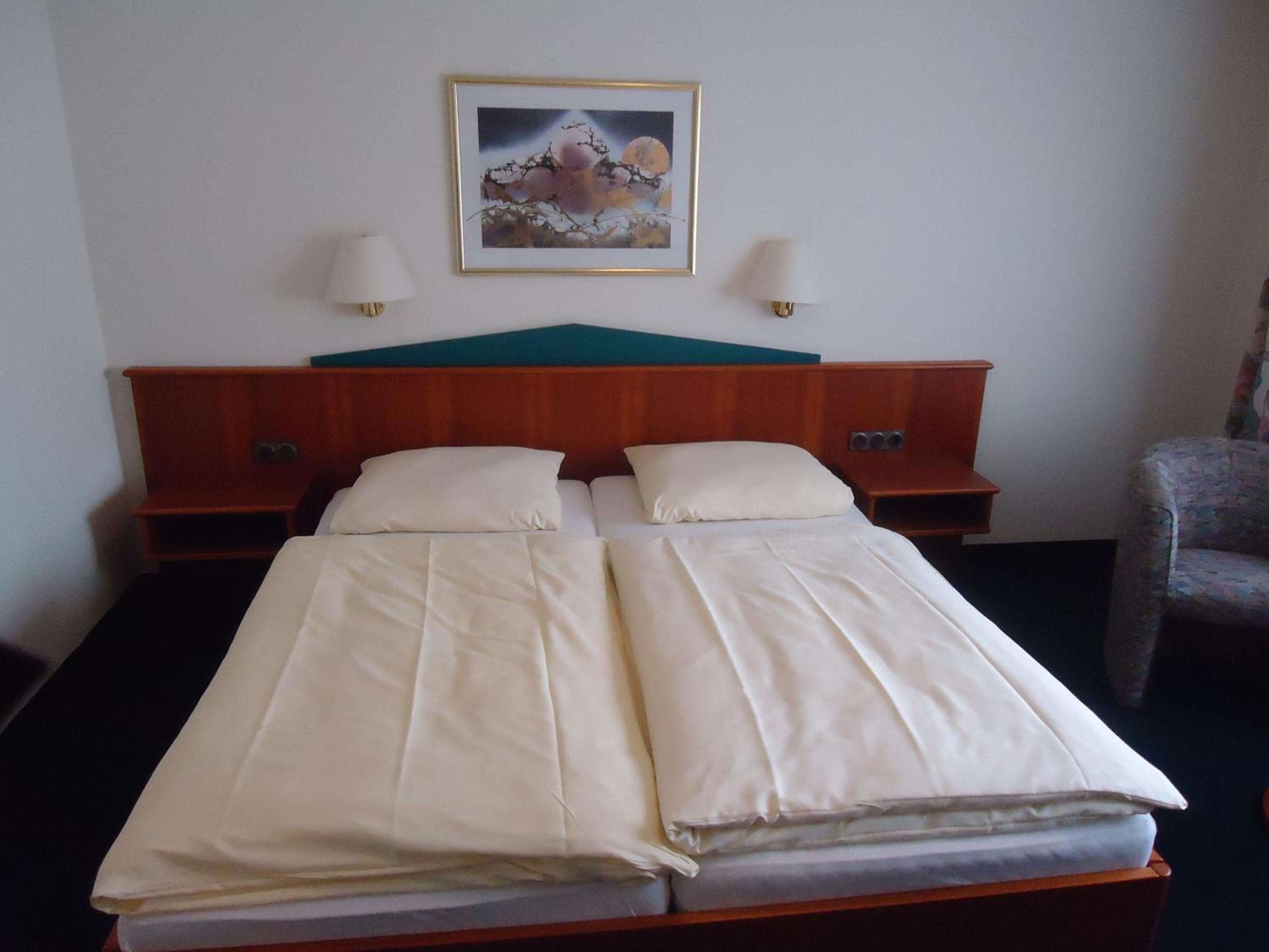 Double Room - Photo 7