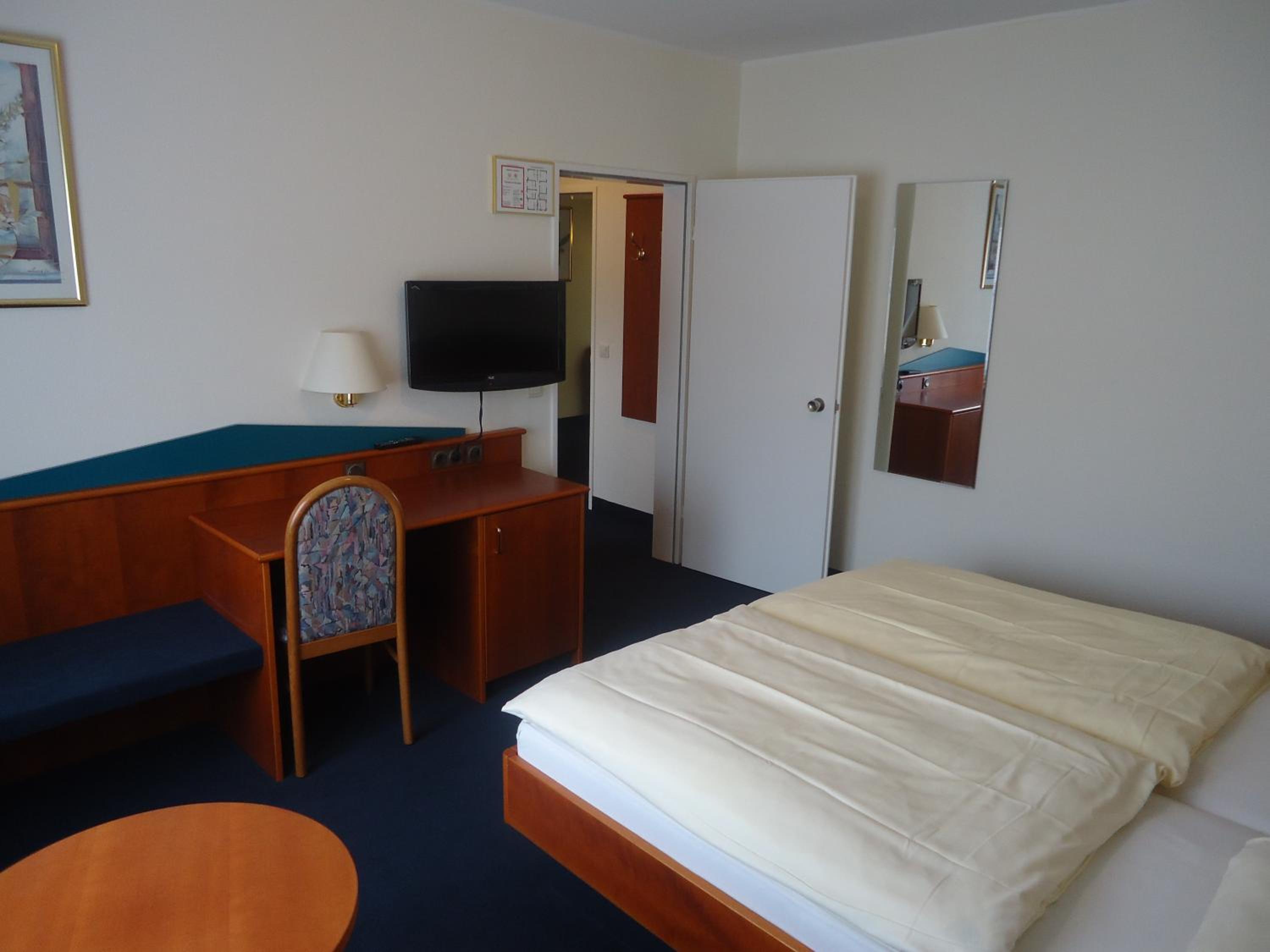 Double Room - Photo 2