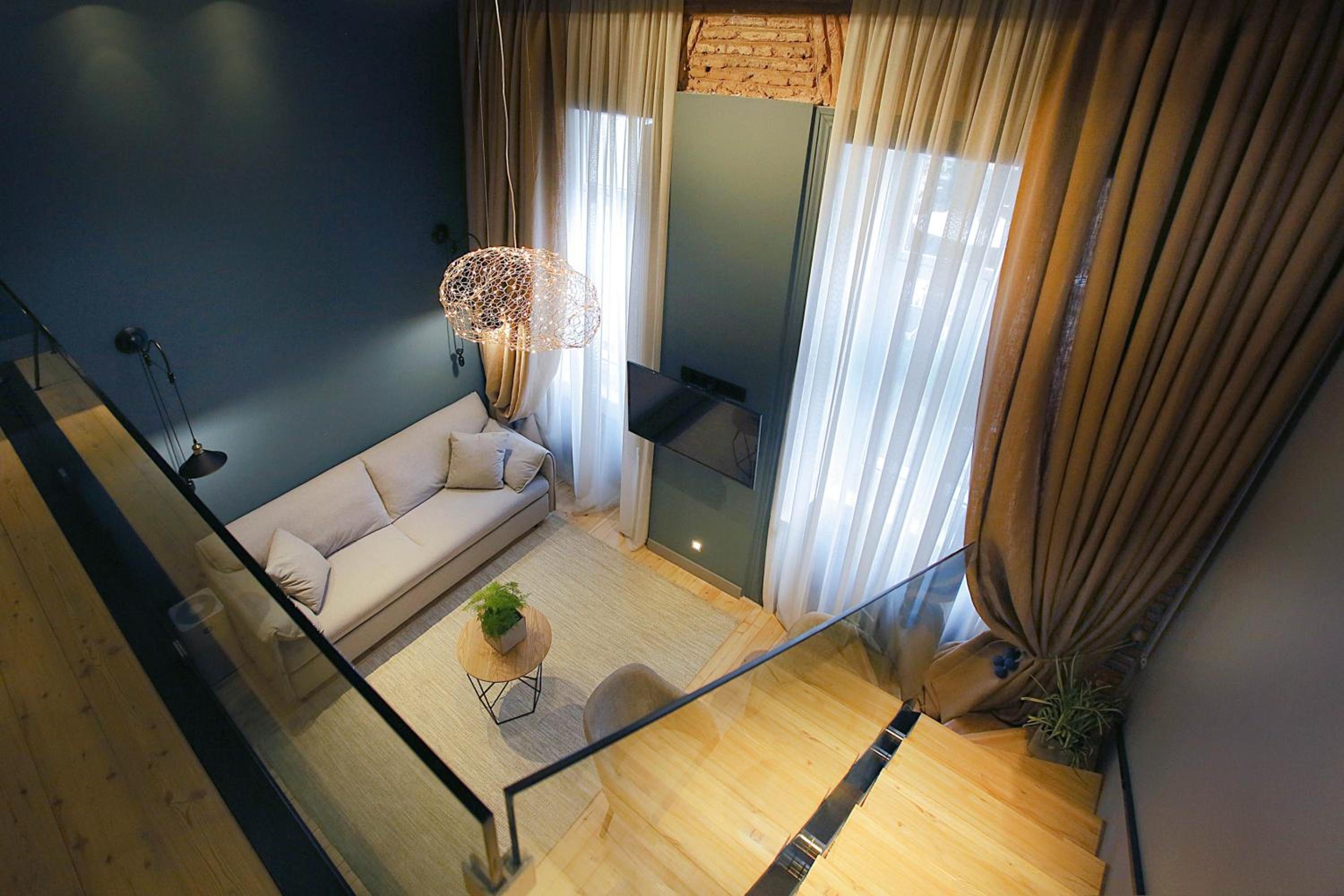 Studio - Split Level - Photo 27