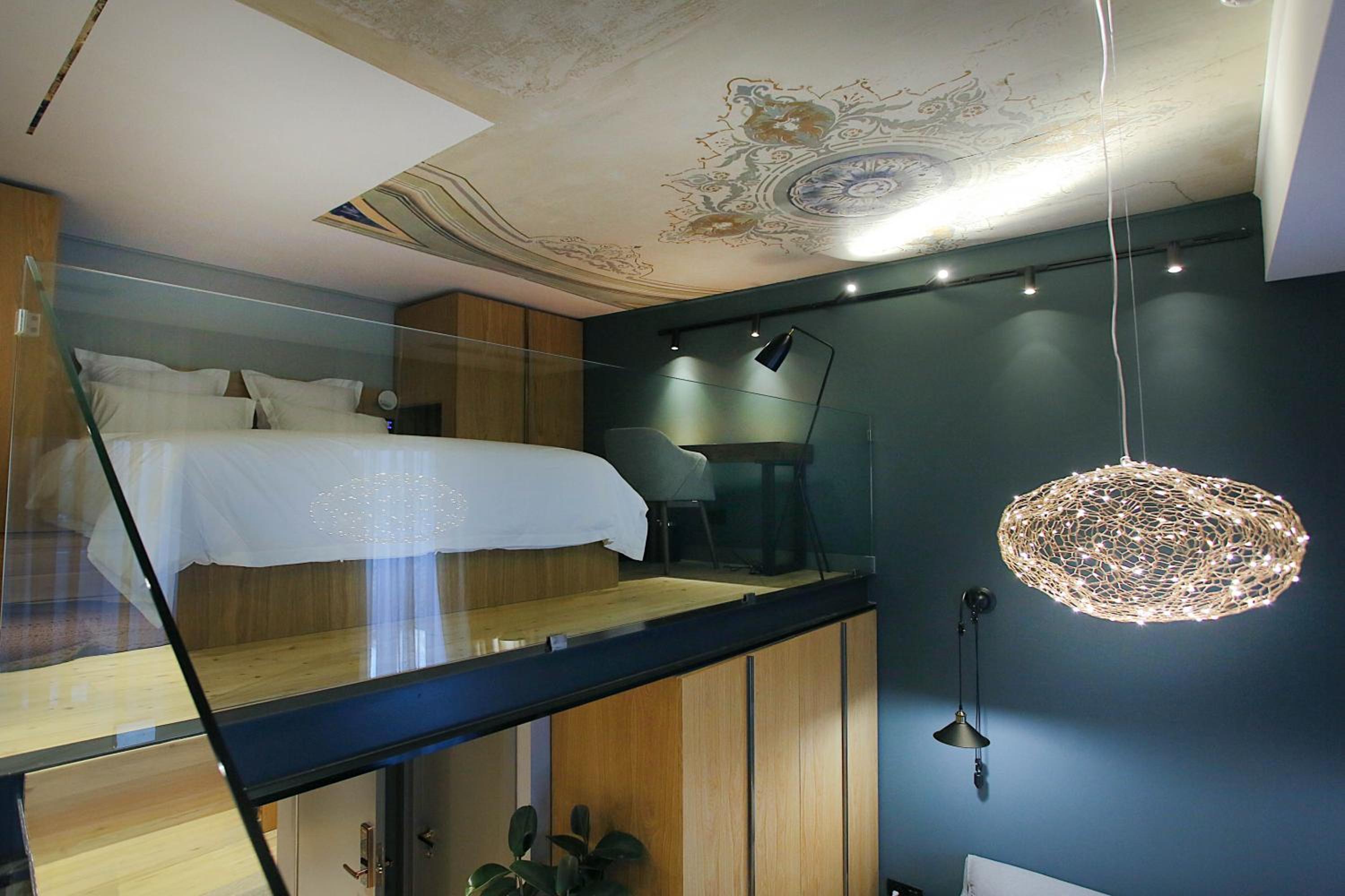 Studio - Split Level - Photo 20