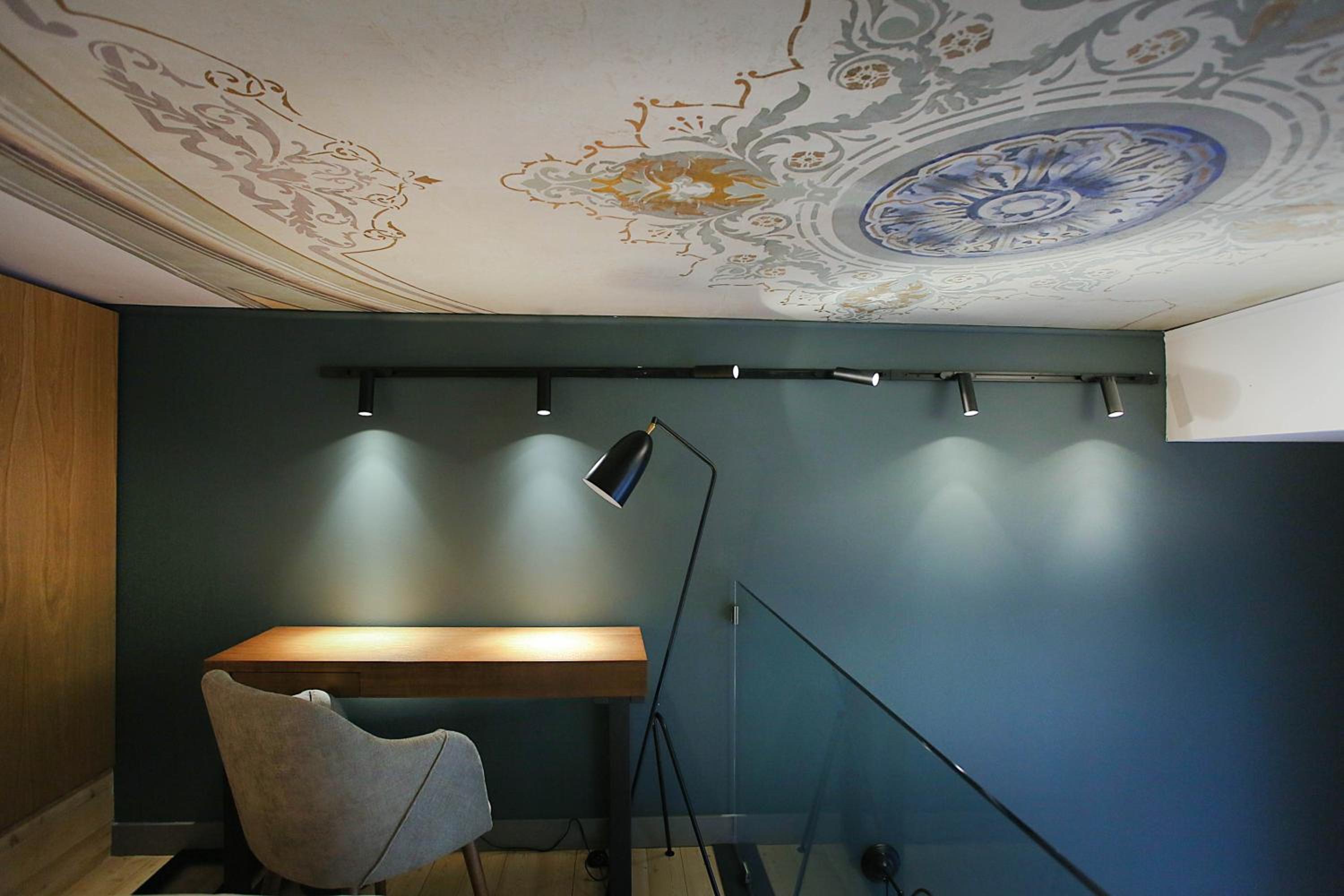 Studio - Split Level - Photo 25