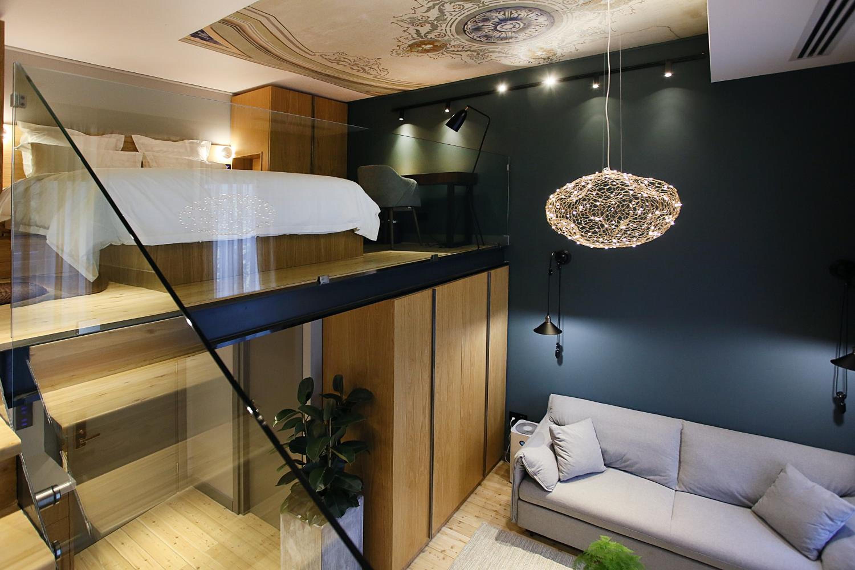 Studio - Split Level - Photo 17