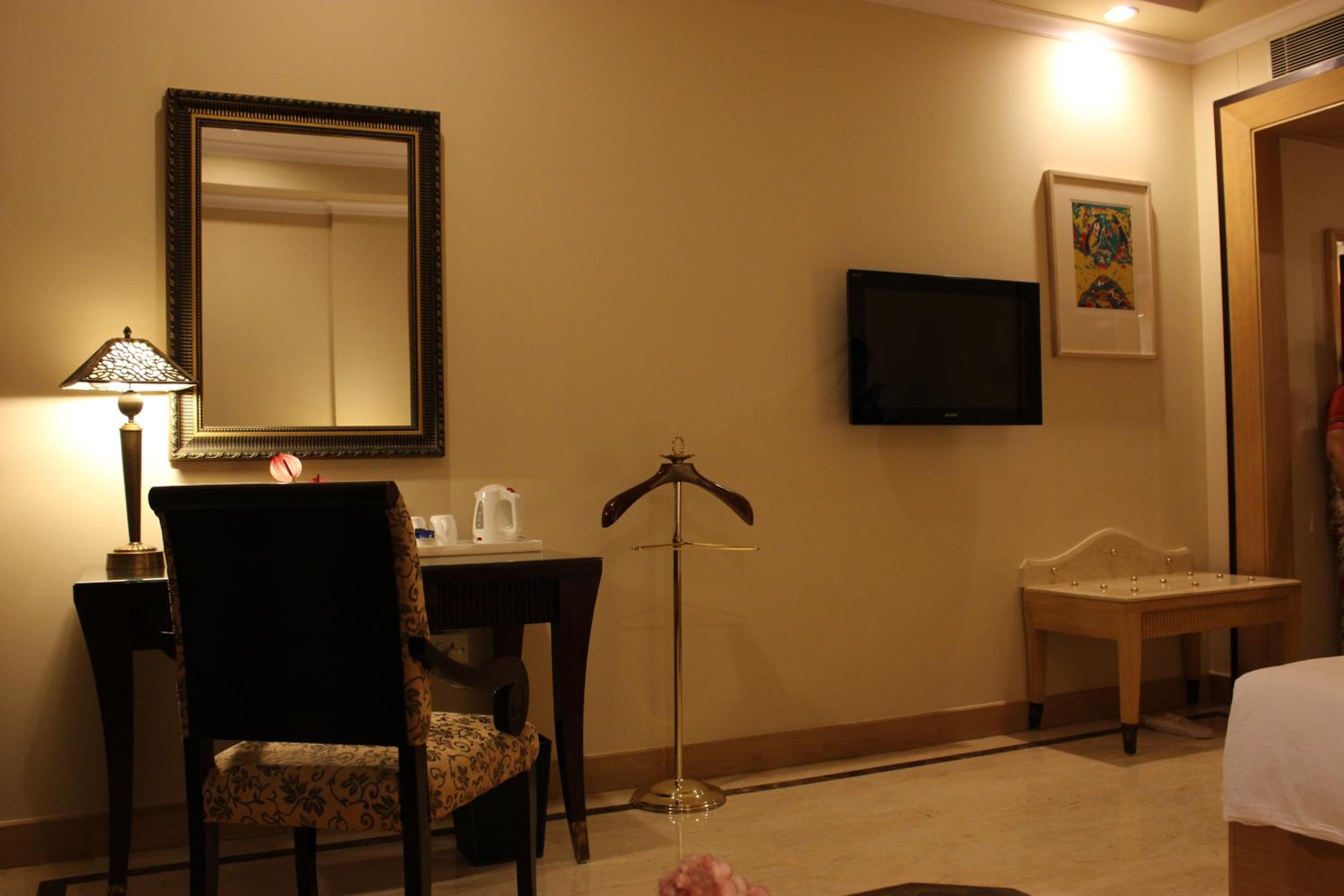 Deluxe Room - Photo 9