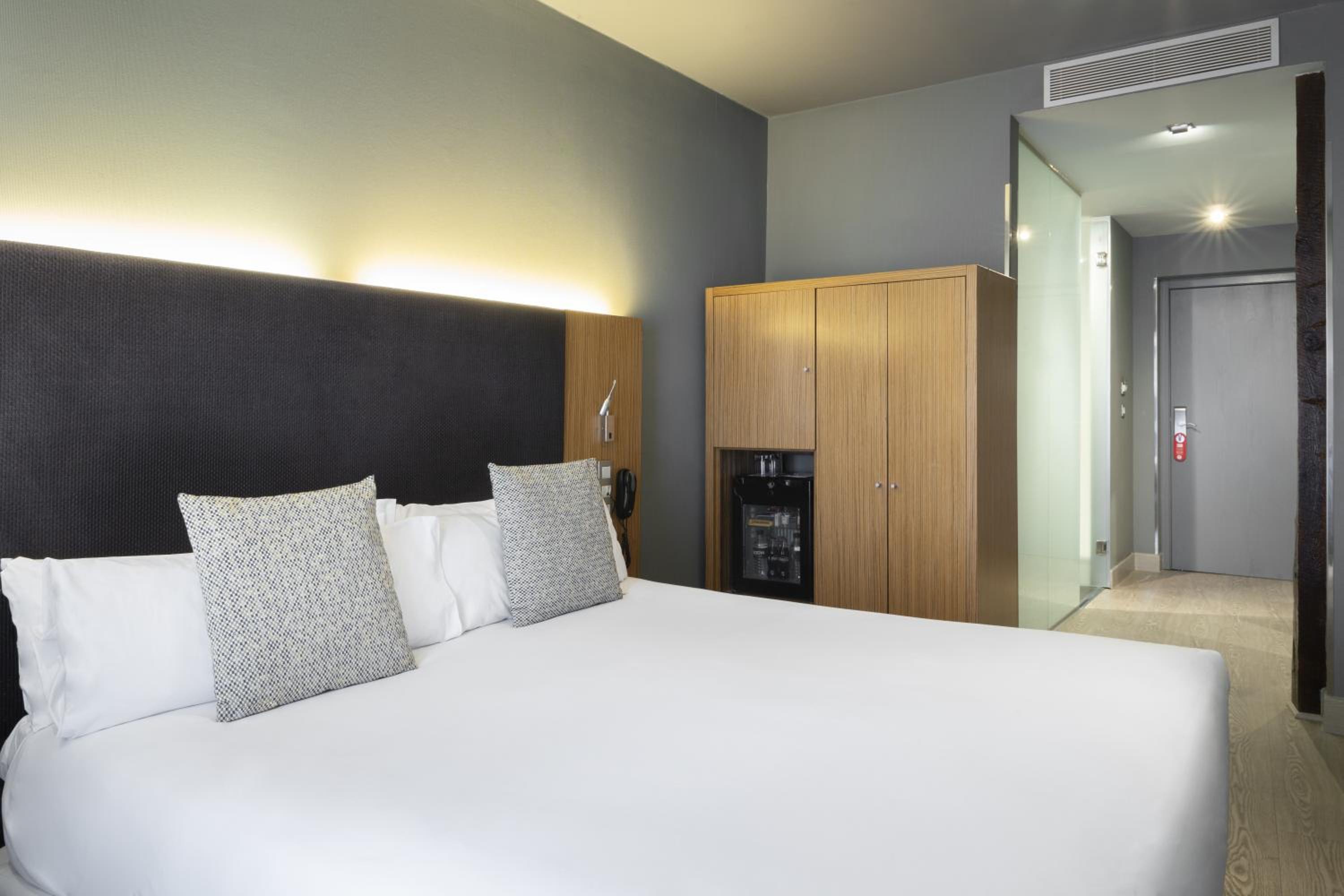 Double Room - Photo 2