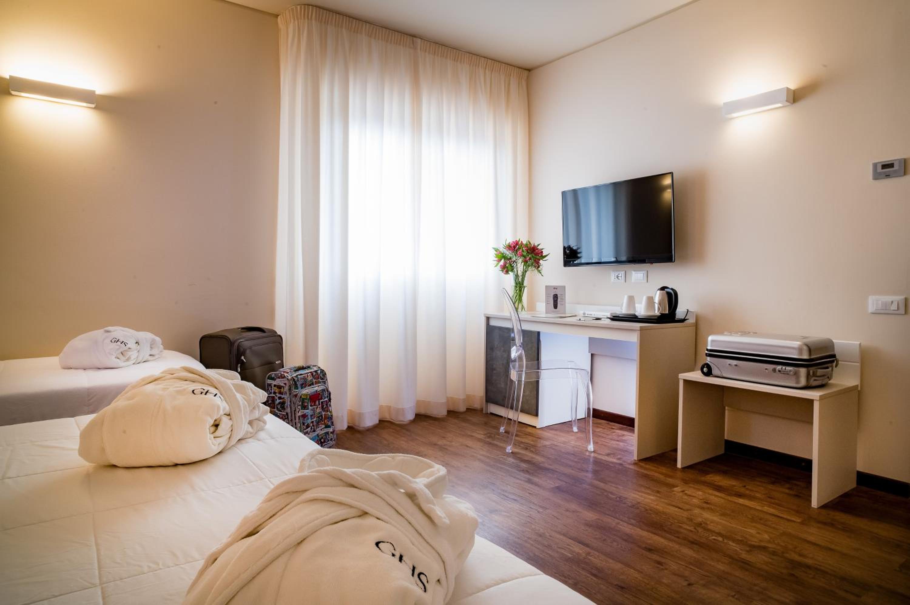 Superior Twin Room - Photo 6