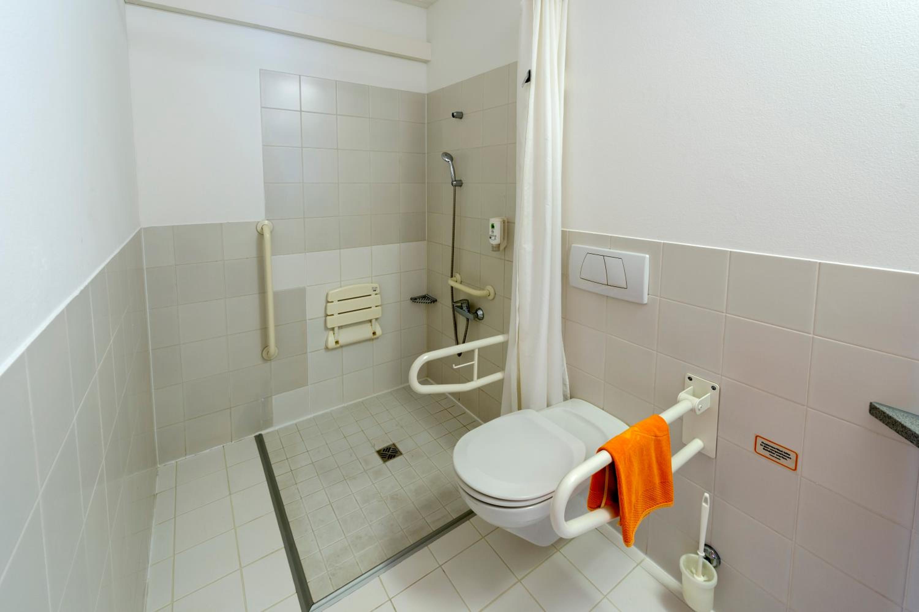 Double Room - Disability Access - Photo 7