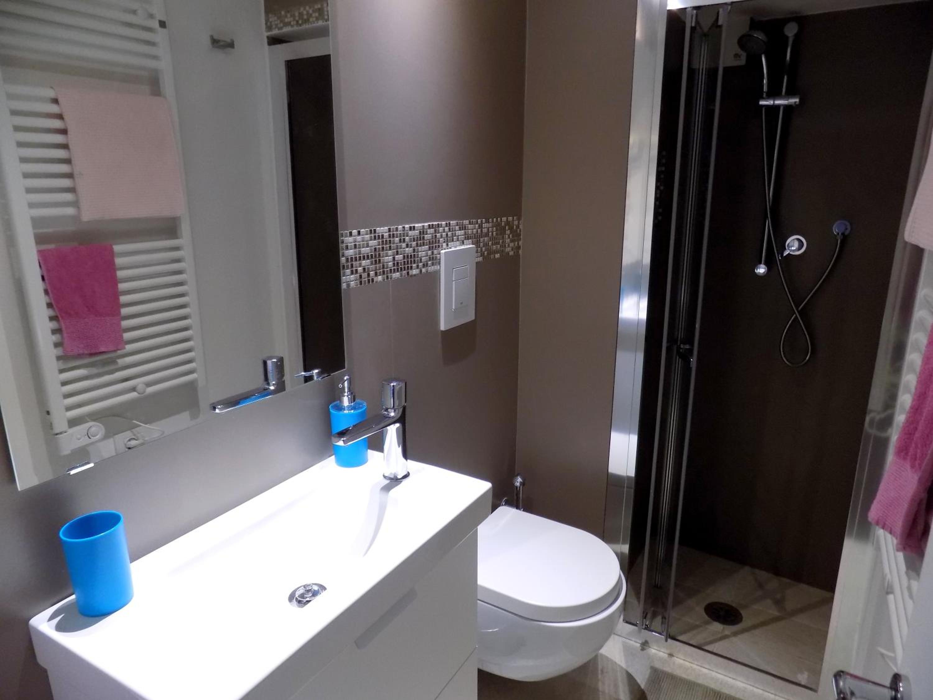 One-Bedroom Apartment - Photo 36