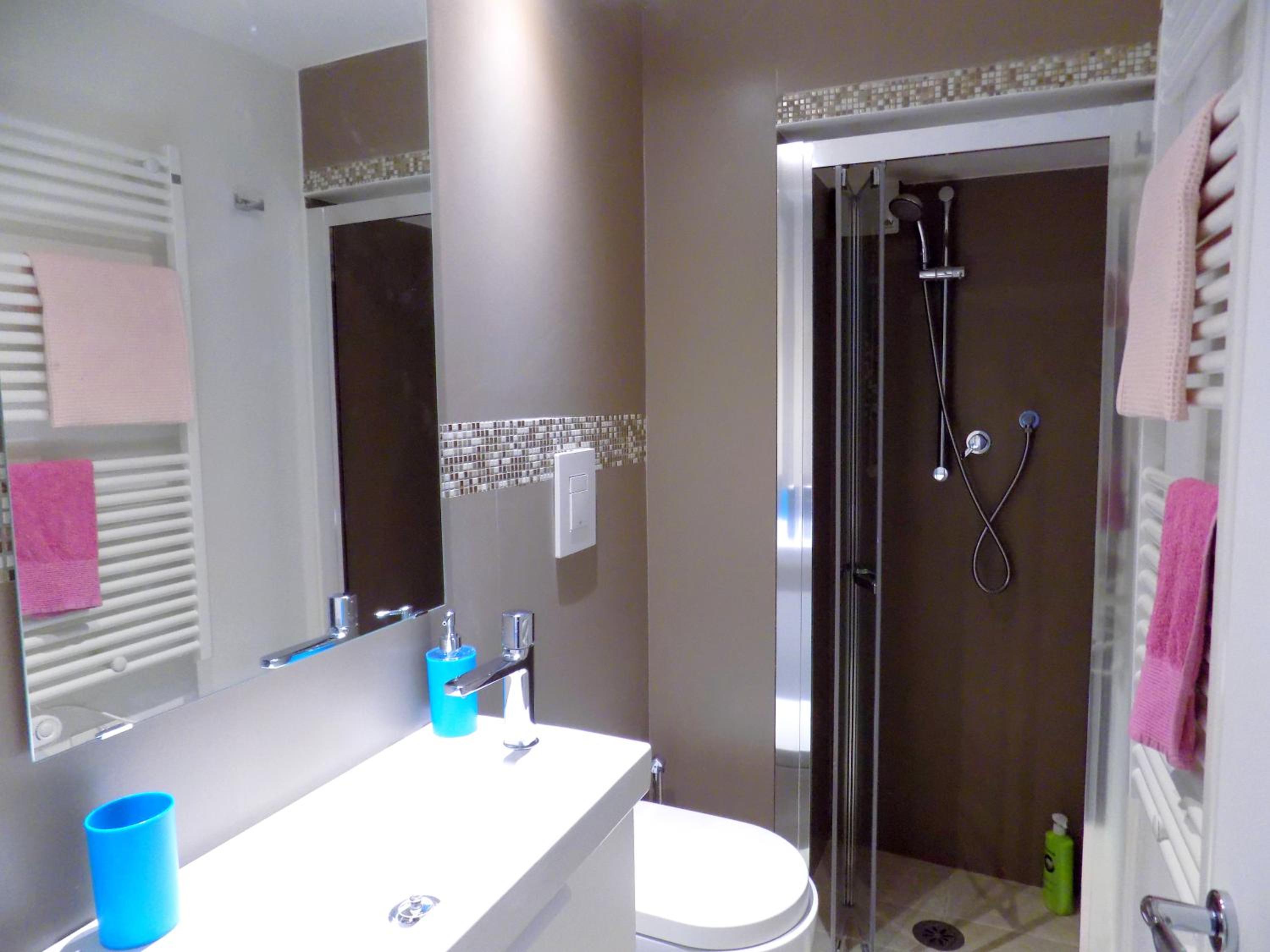 One-Bedroom Apartment - Photo 35