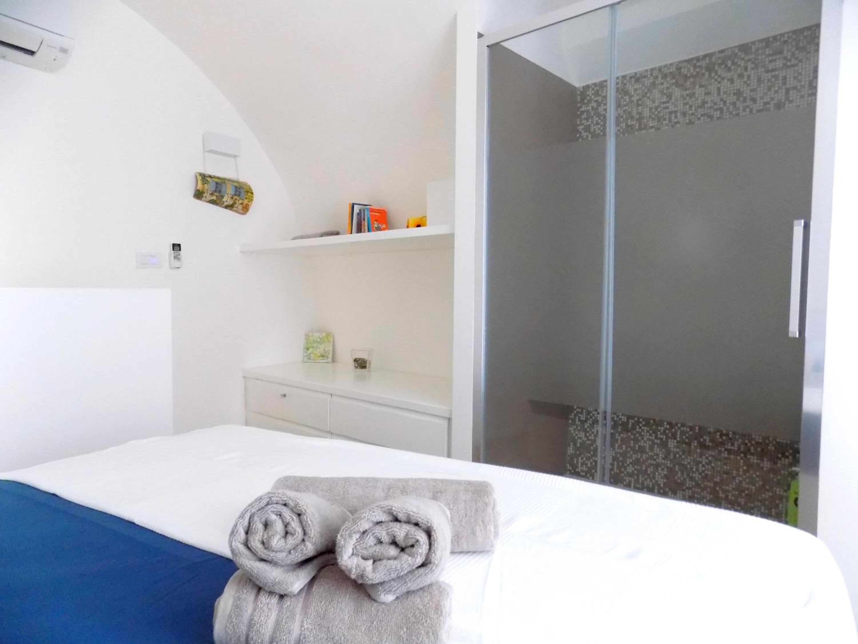 One-Bedroom Apartment - Photo 3