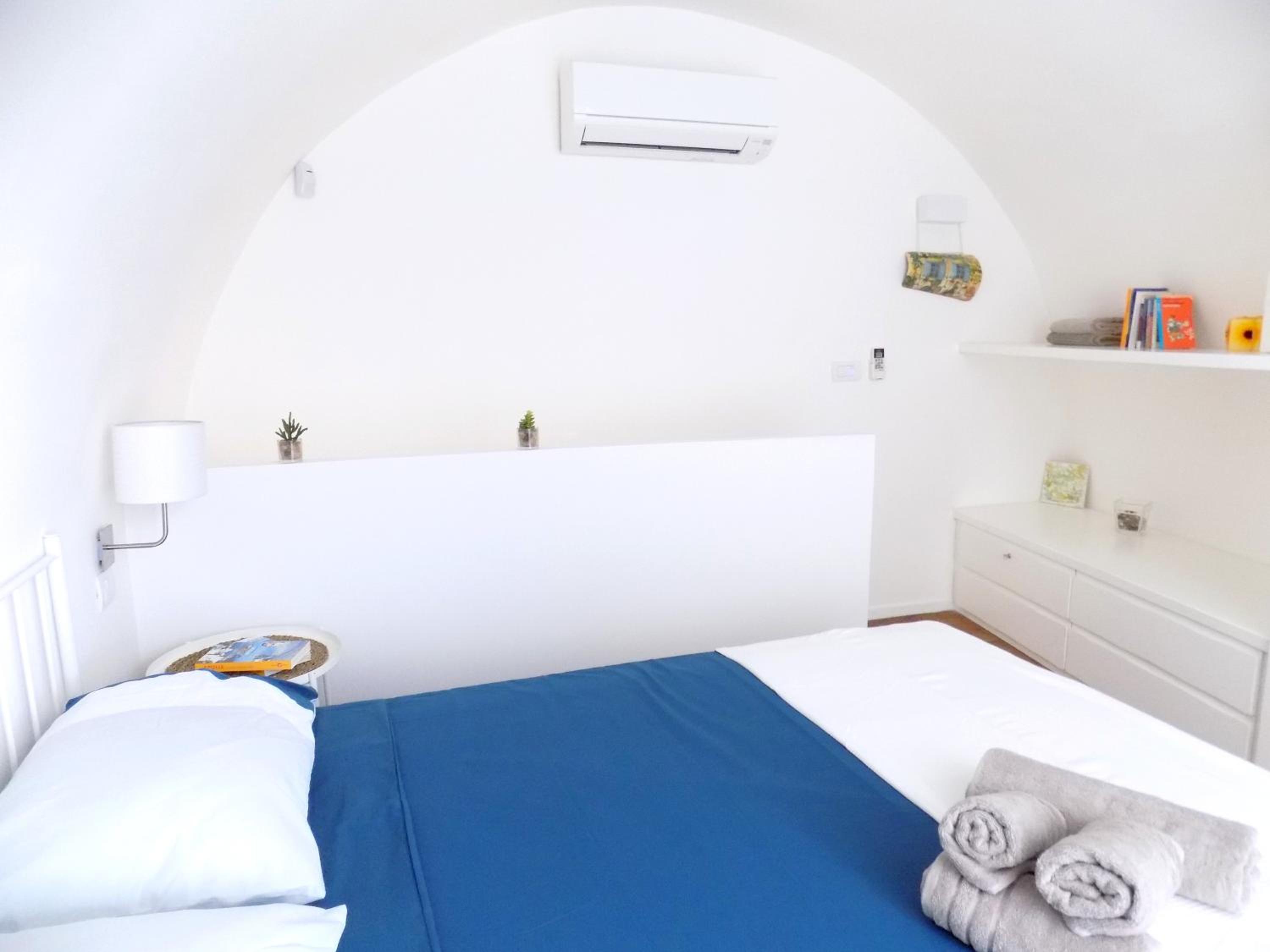 One-Bedroom Apartment - Photo 4