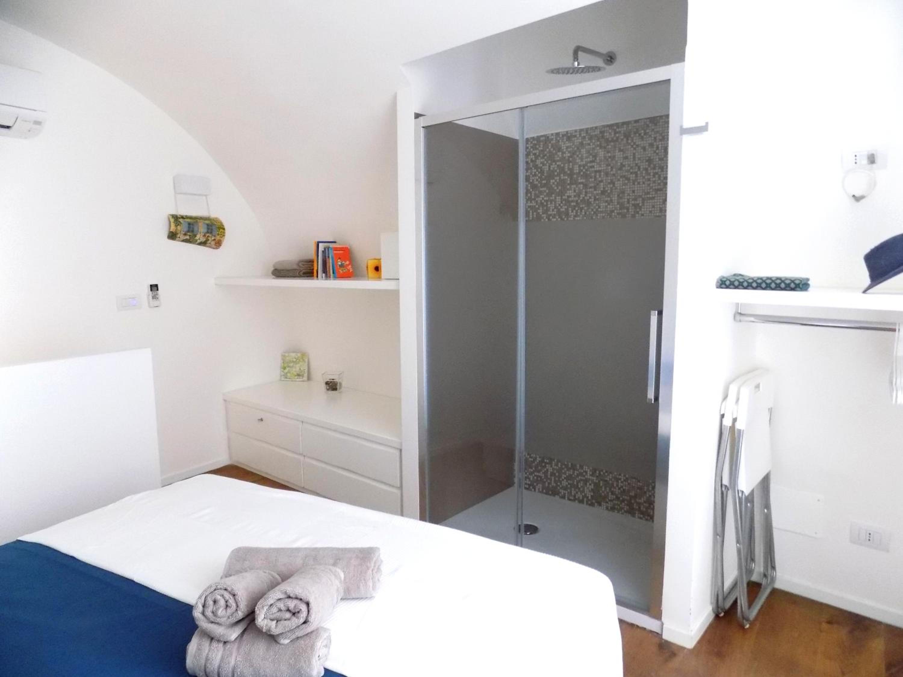 One-Bedroom Apartment - Photo 5