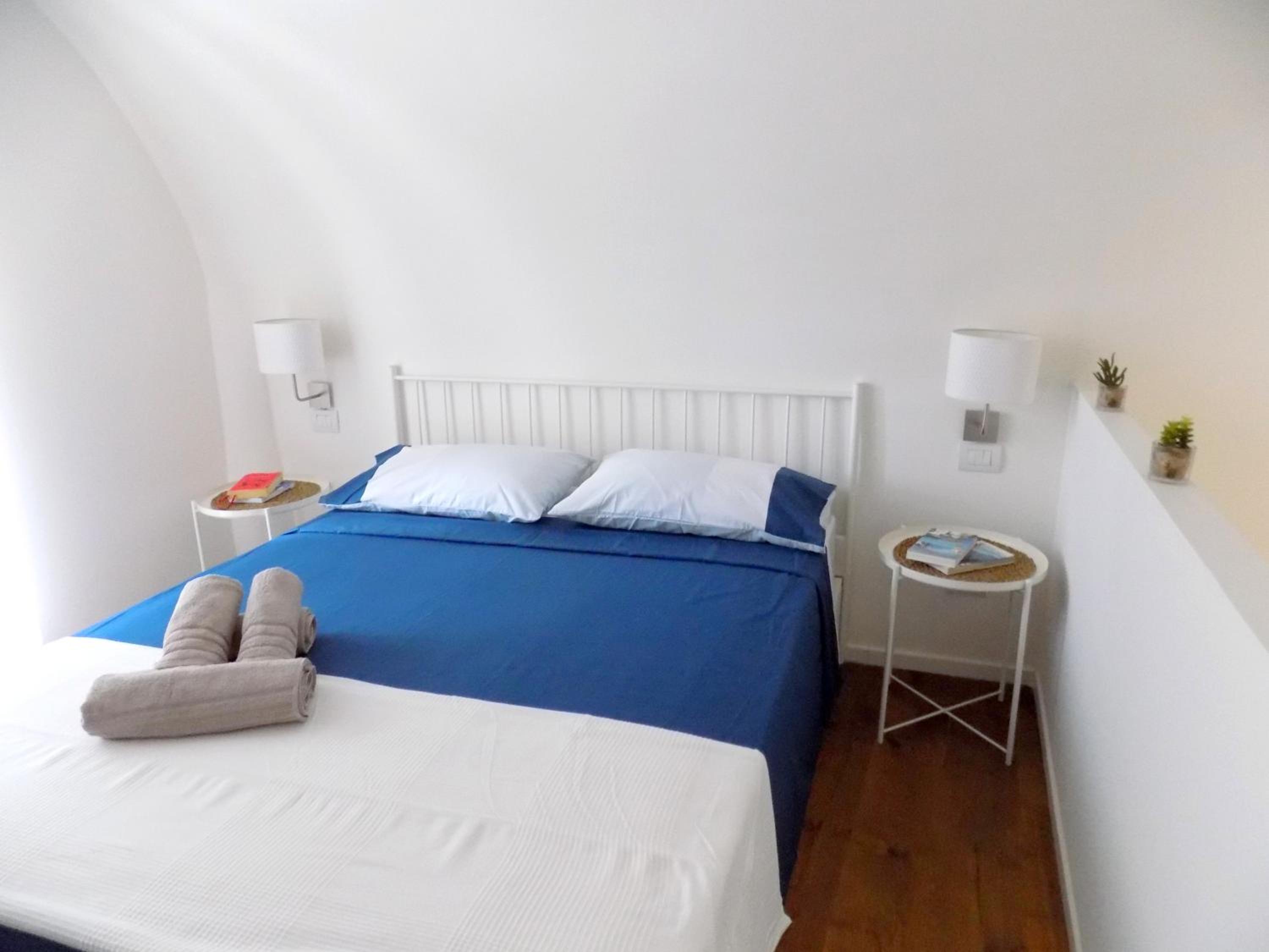 One-Bedroom Apartment - Photo 6