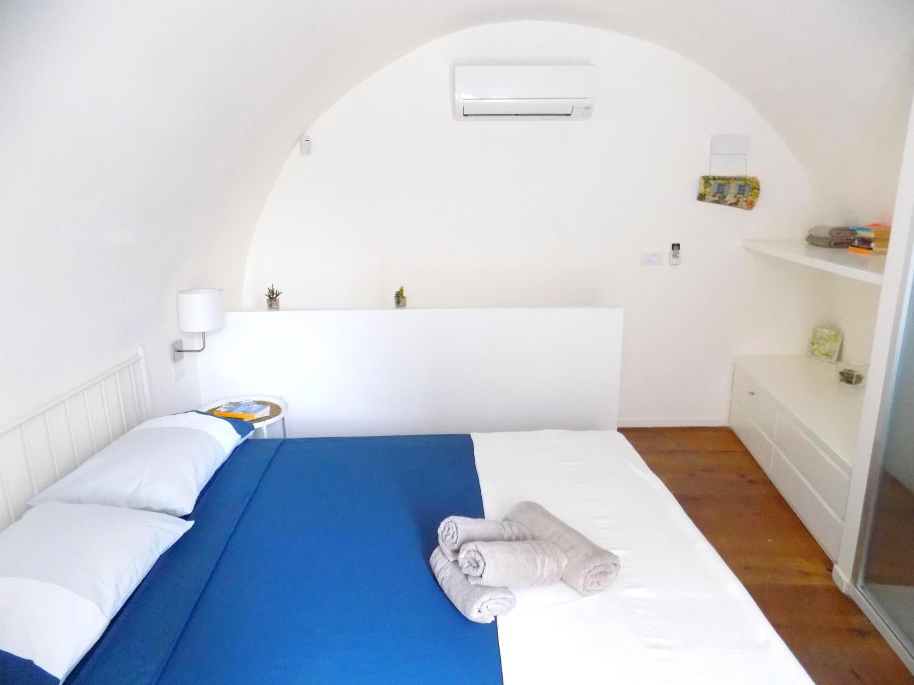 One-Bedroom Apartment - Photo 13