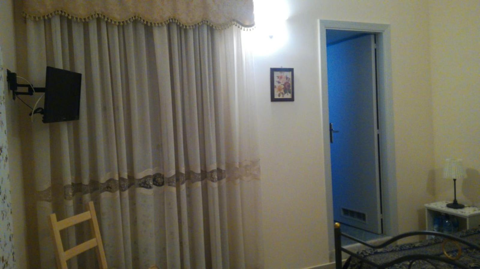 Double Room with Private Bathroom - Photo 4