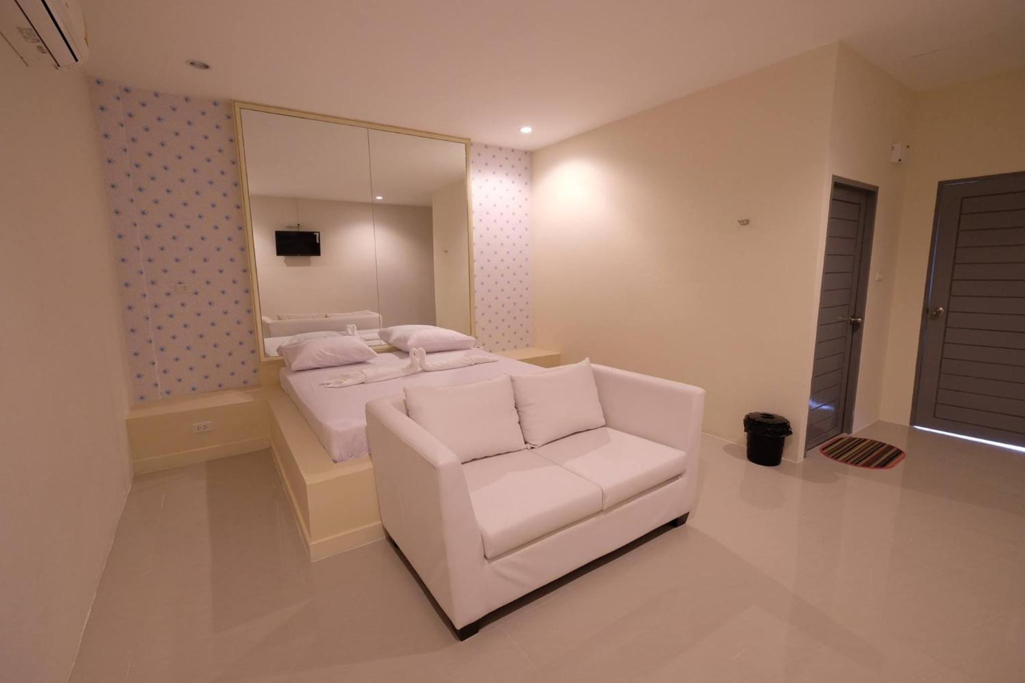 Standard Double Room - Photo 7