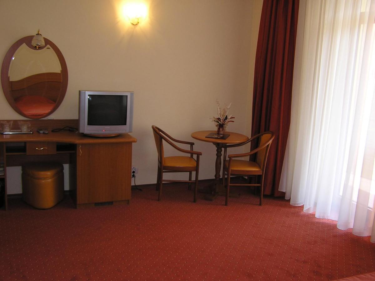 Double or Twin Room photo 1