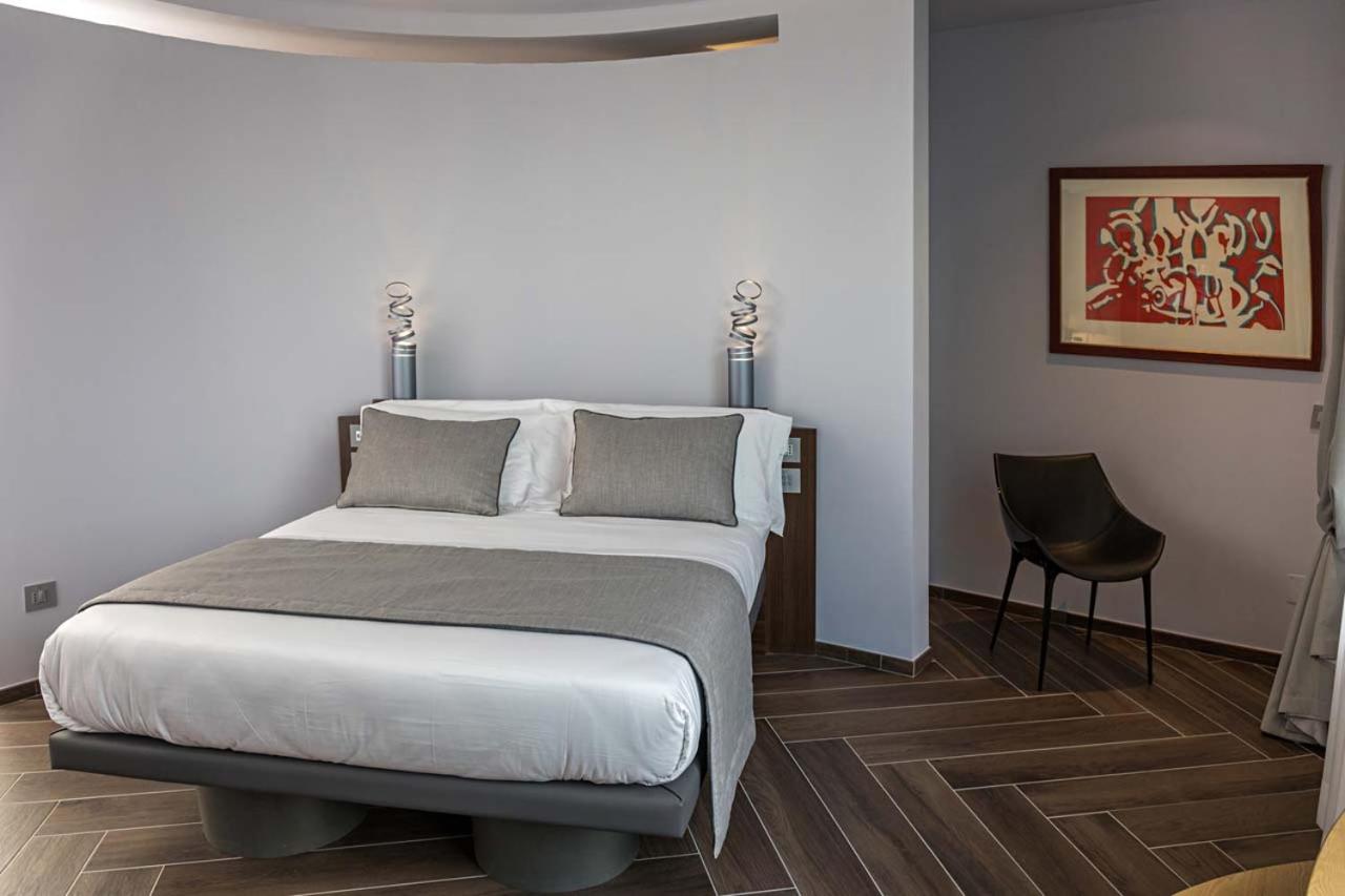 Deluxe Room - Photo 7