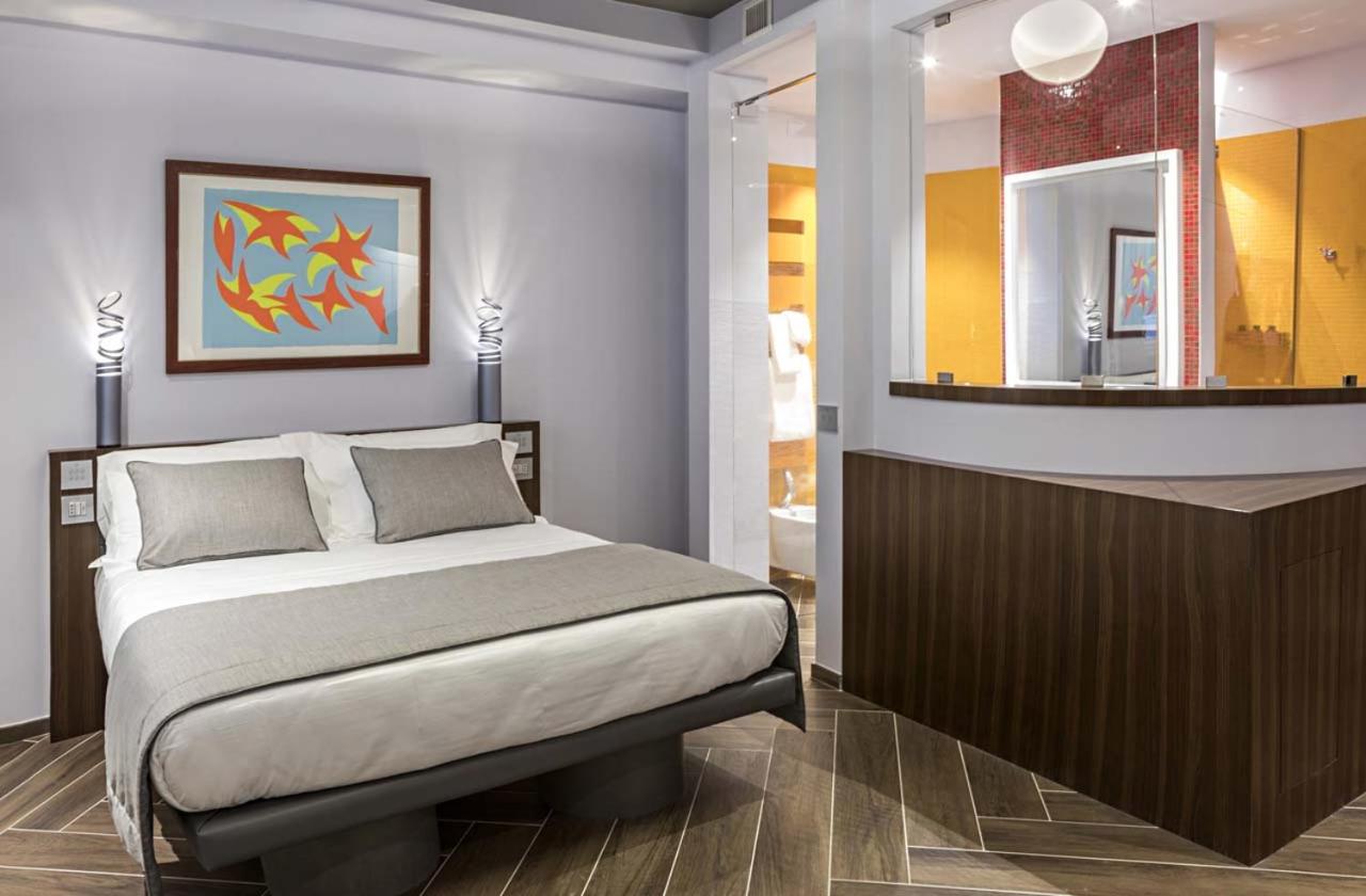 Deluxe Room - Photo 8
