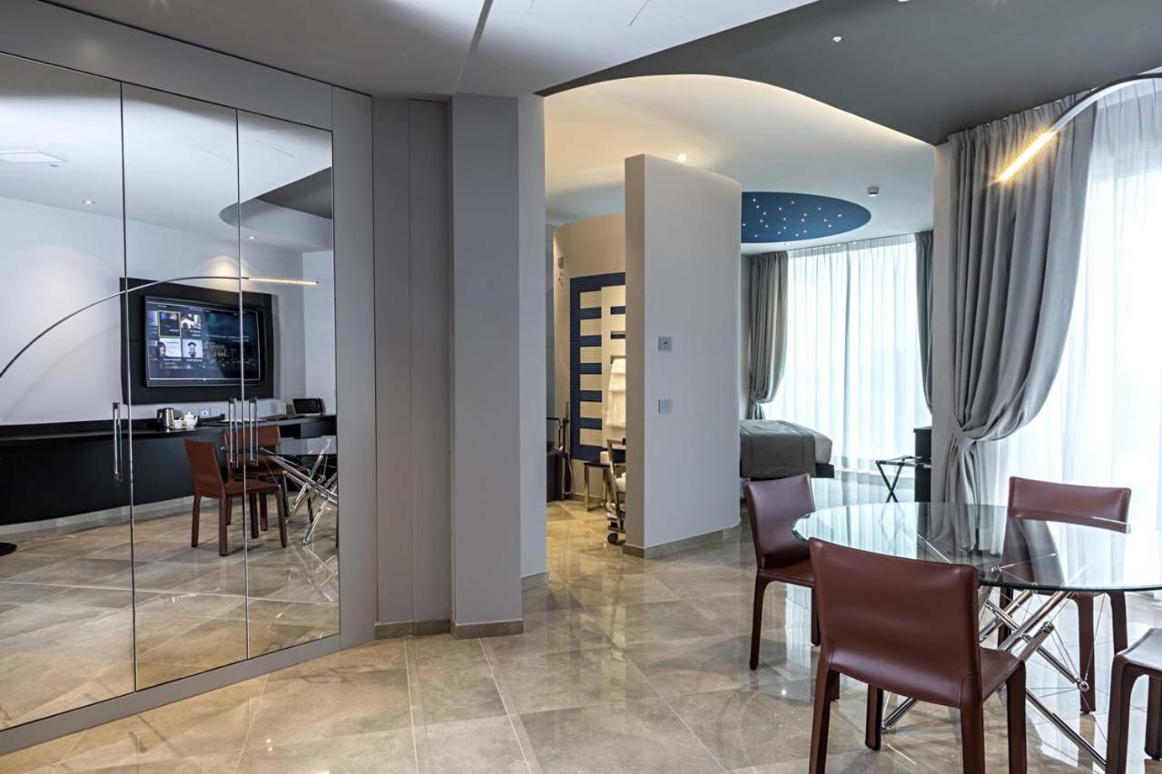 Suite - Photo 7
