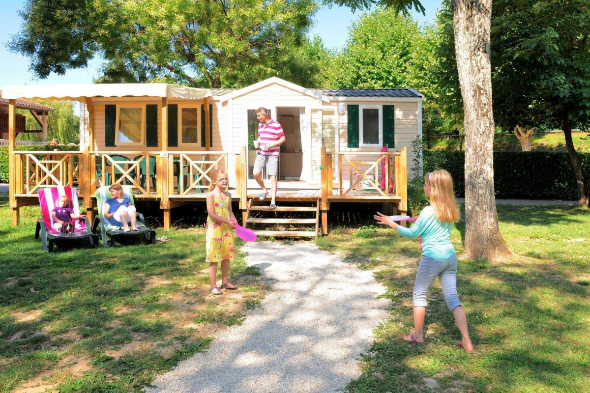 Standard Mobile Home (3 bedrooms) photo 1