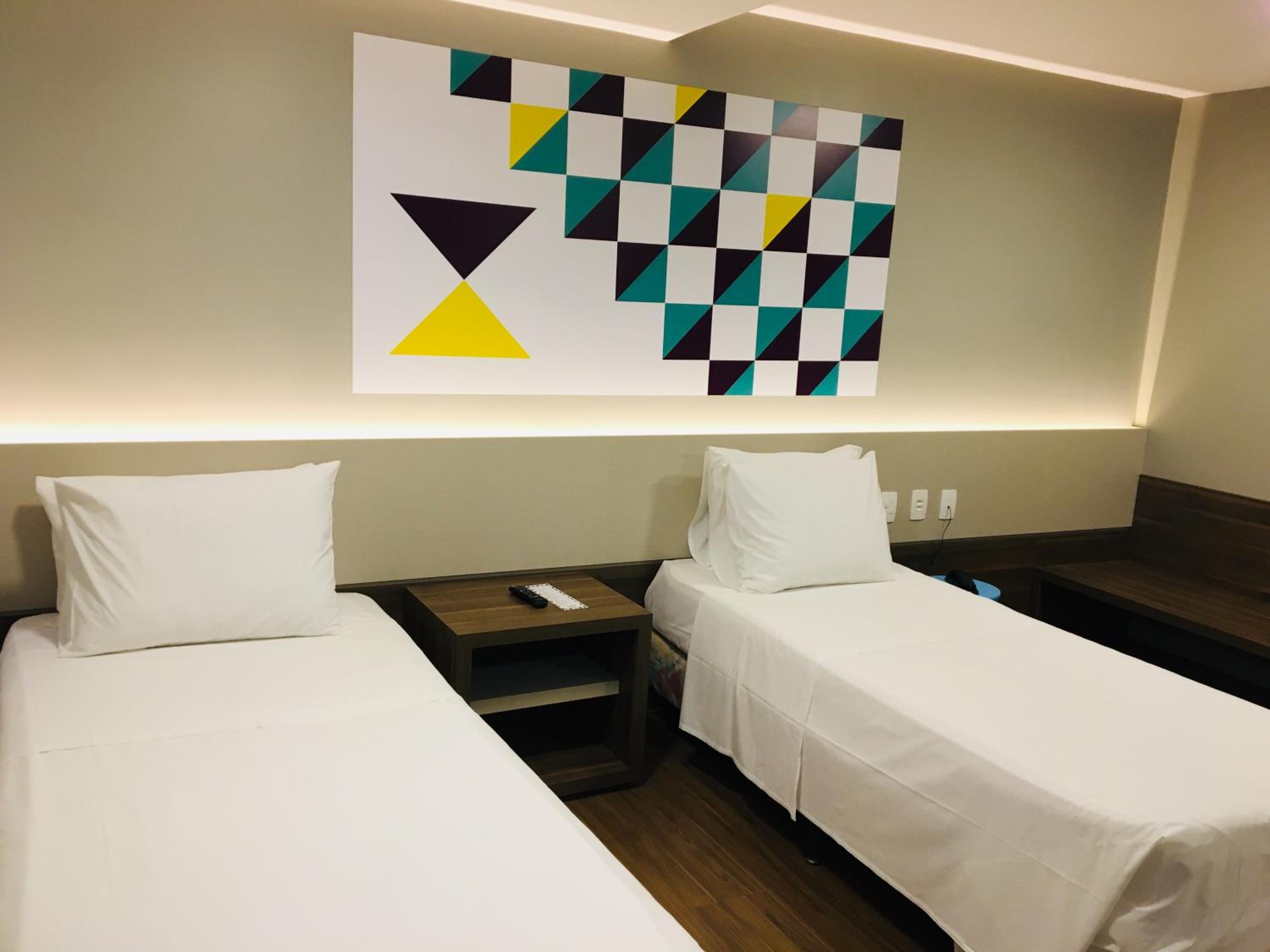 Standard Twin Room - Photo 5
