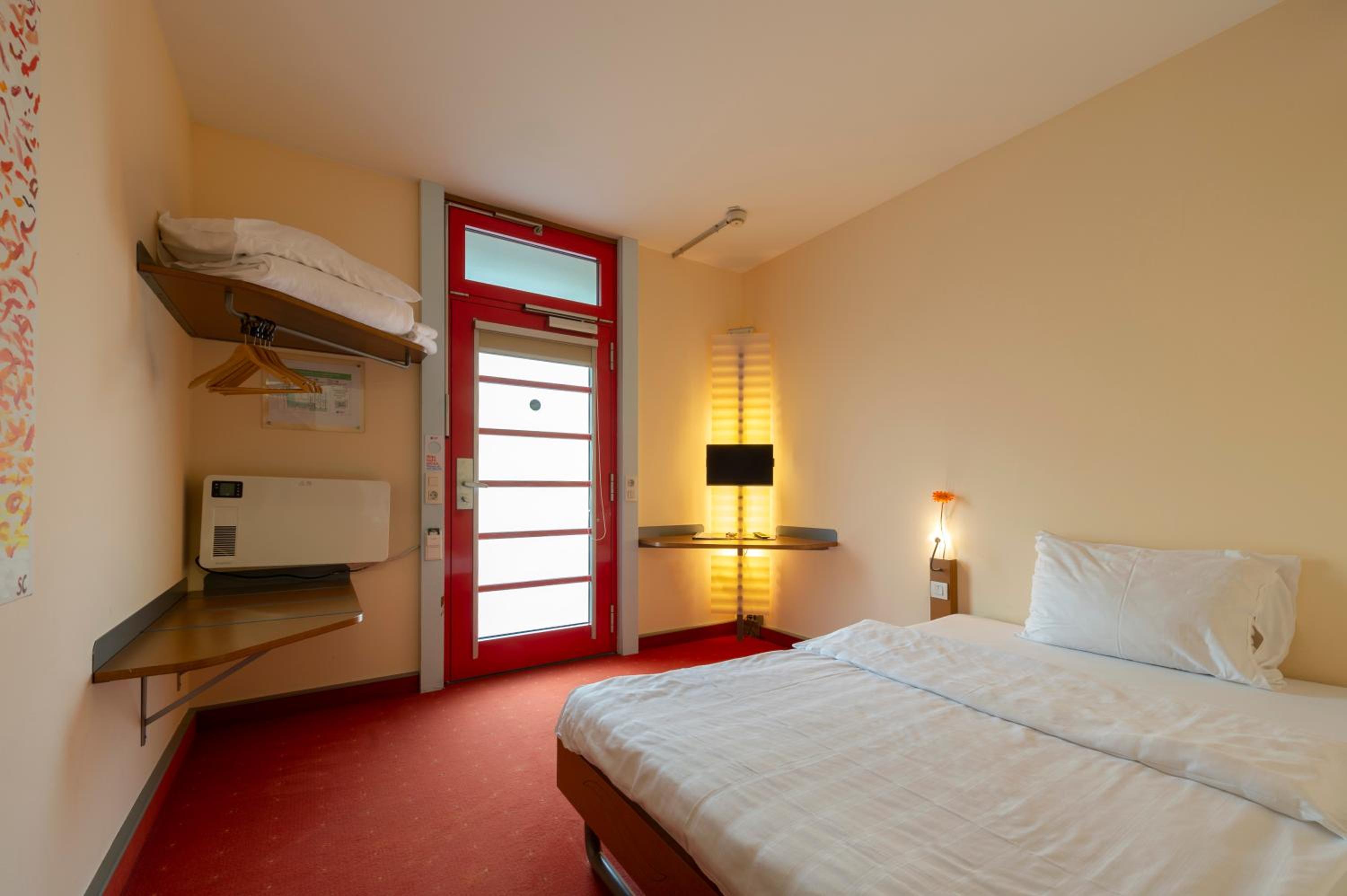 Double Room - Disability Access - Photo 1