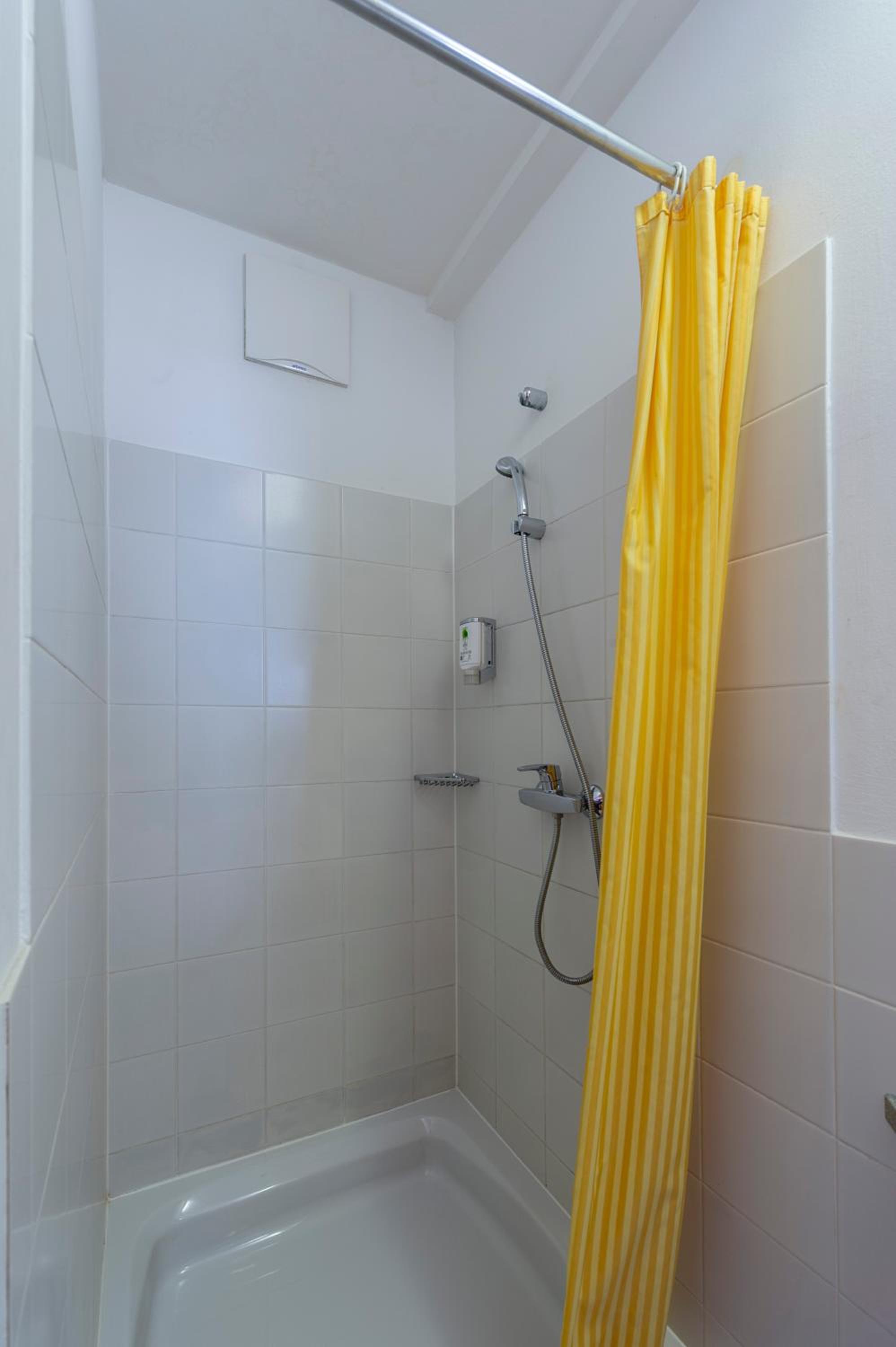 Double Room - Non-Smoking  - Photo 12