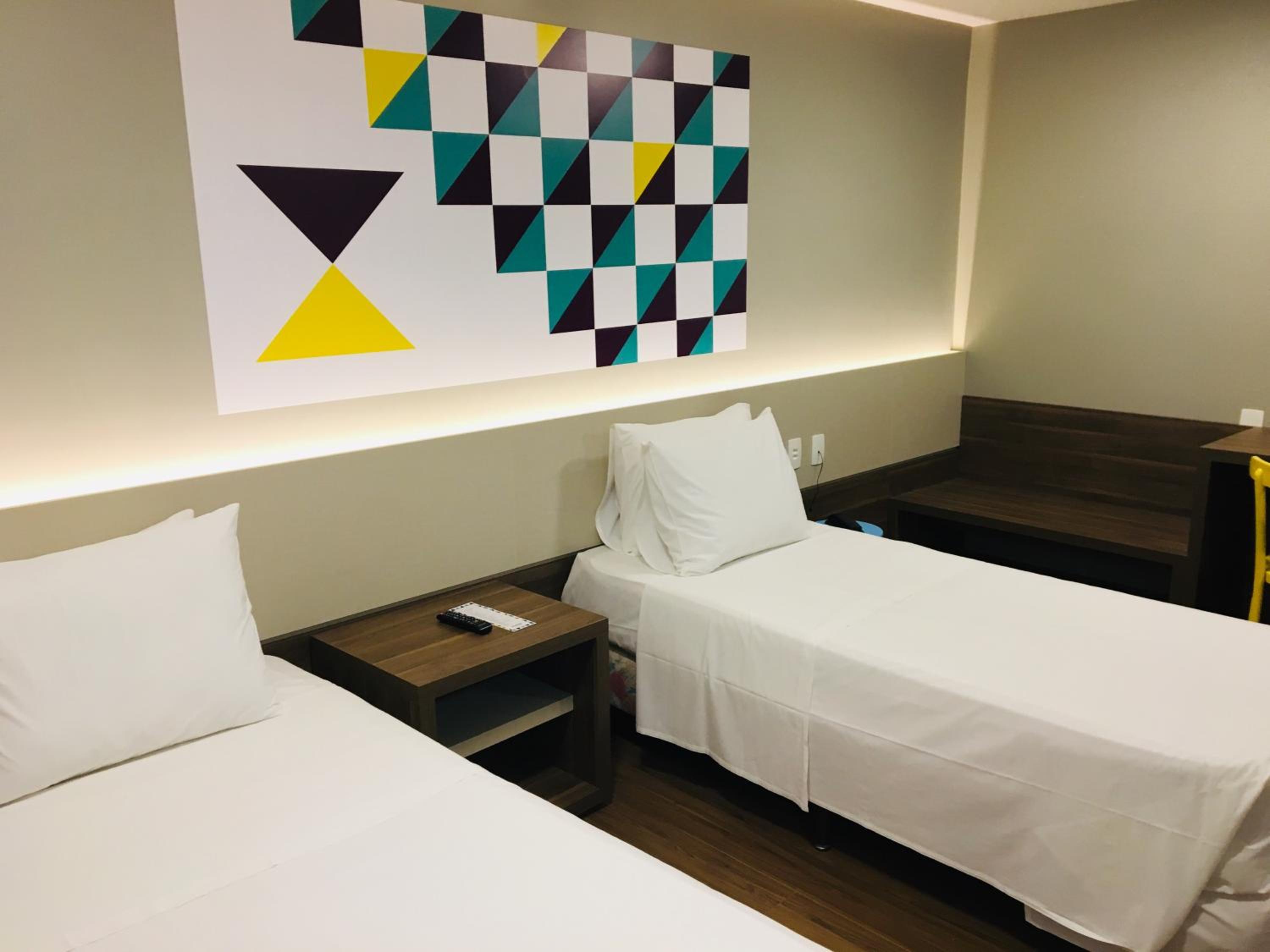 Standard Twin Room - Photo 3