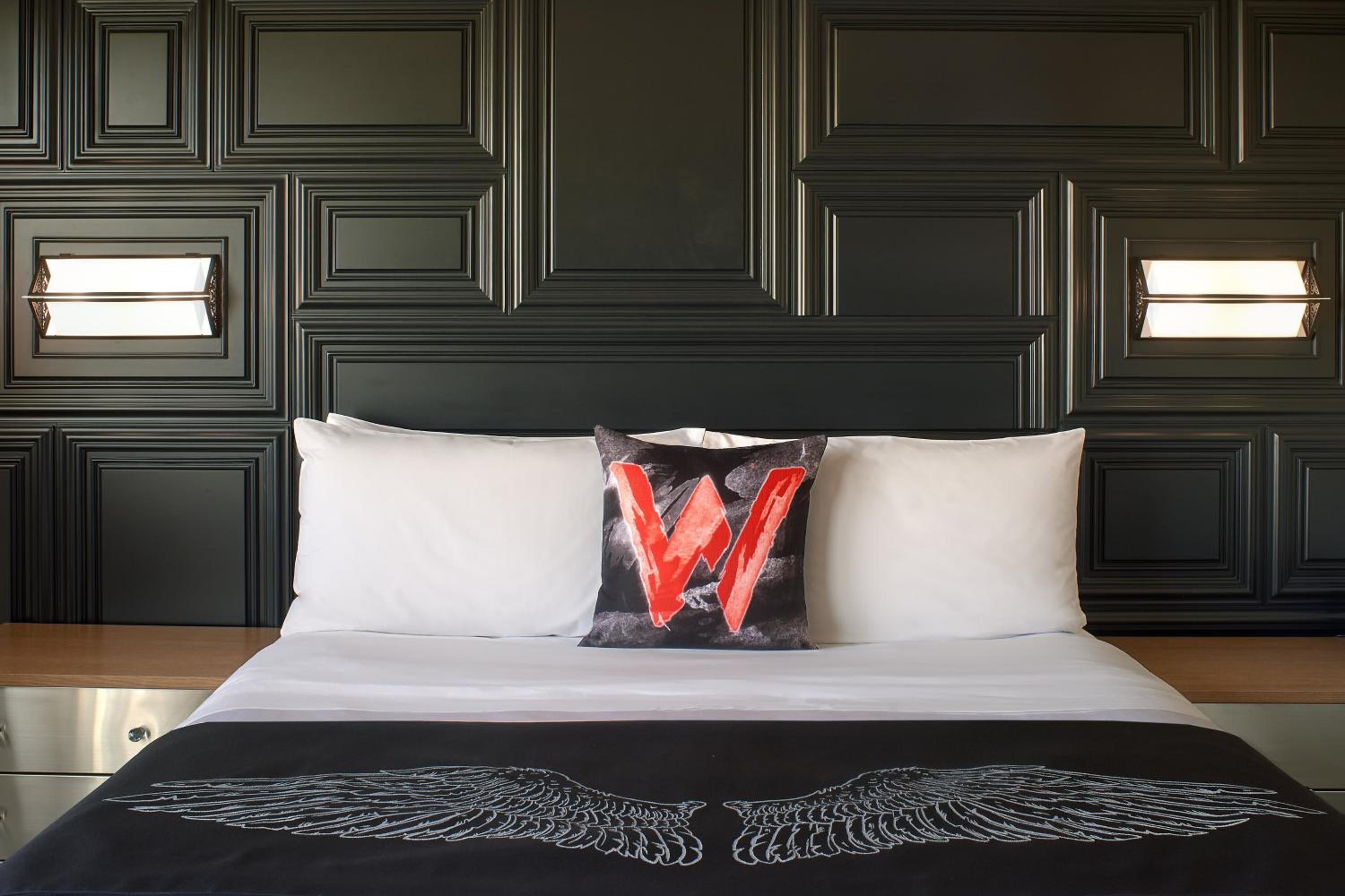 Premier Deluxe King Room