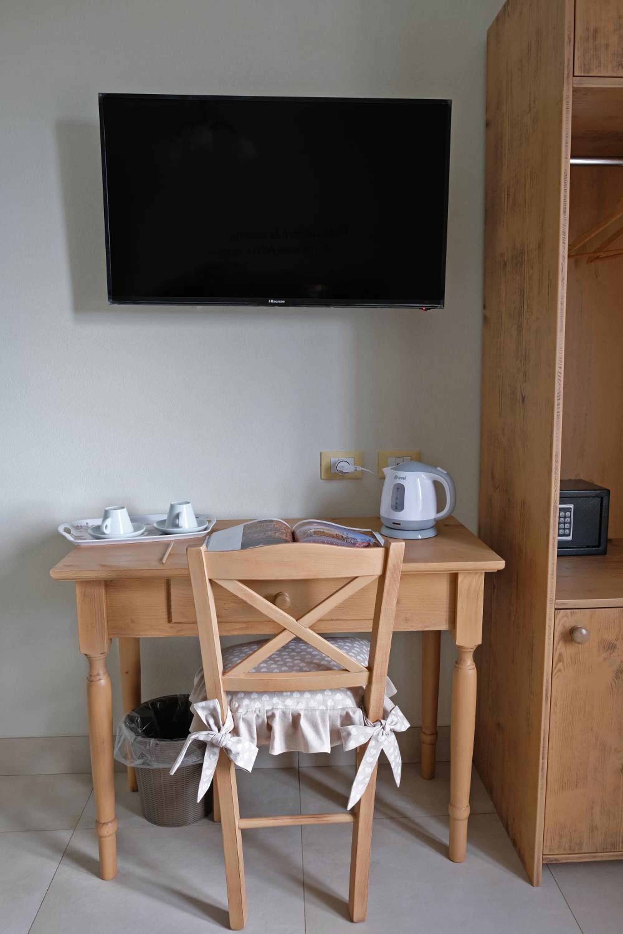 Superior Double or Twin Room - Photo 7