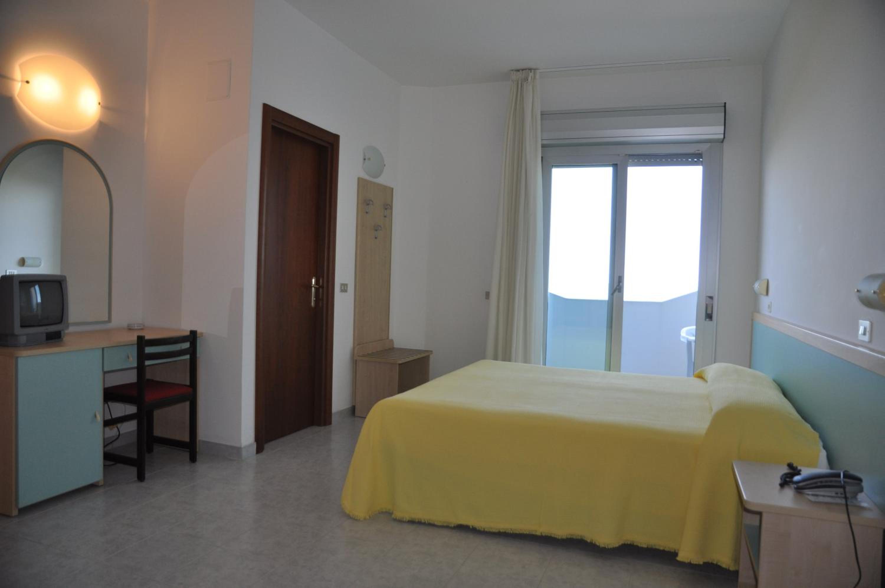 Quadruple Room with Sea View photo 3