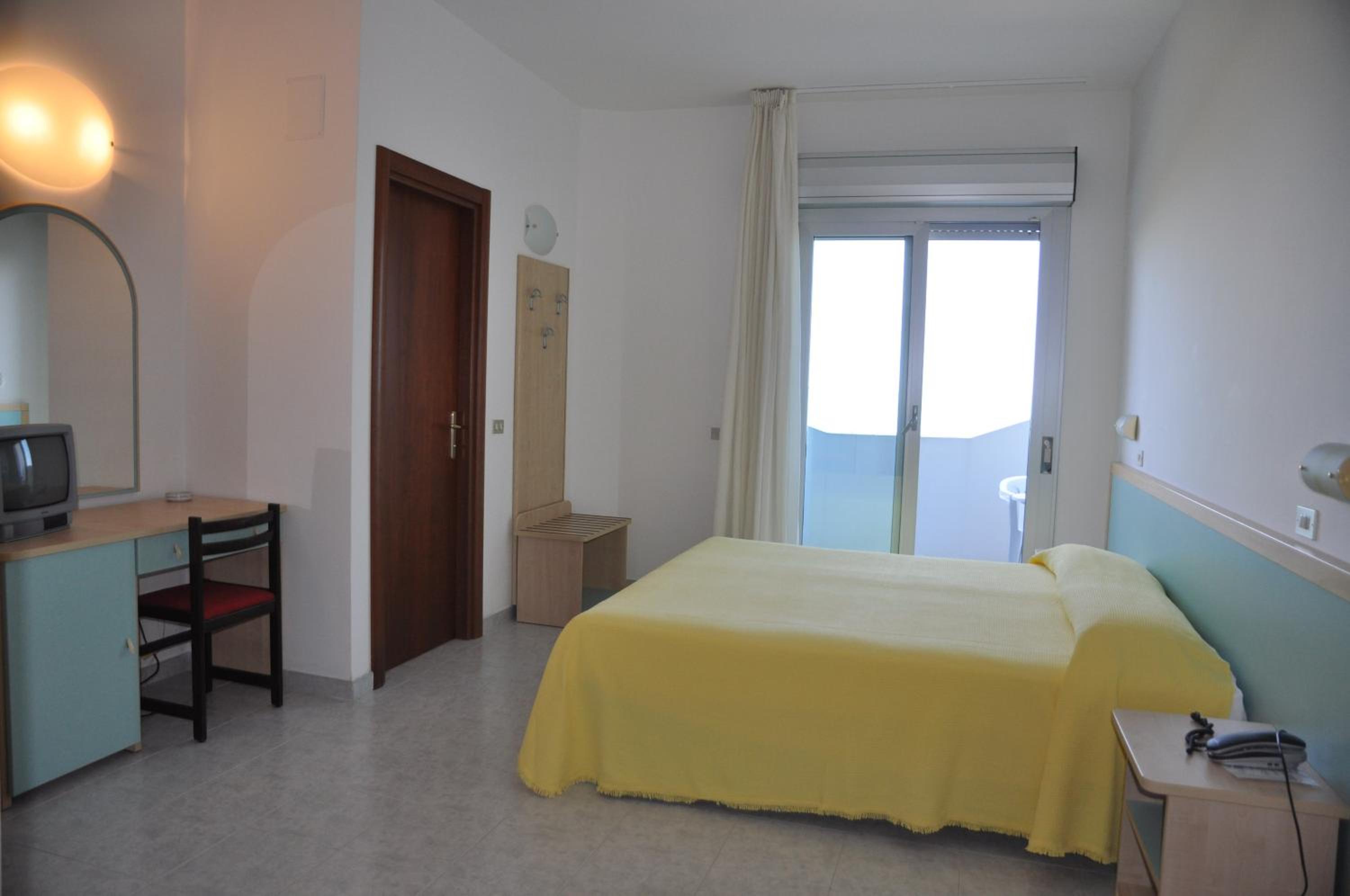 Quadruple Room with Sea View photo 2