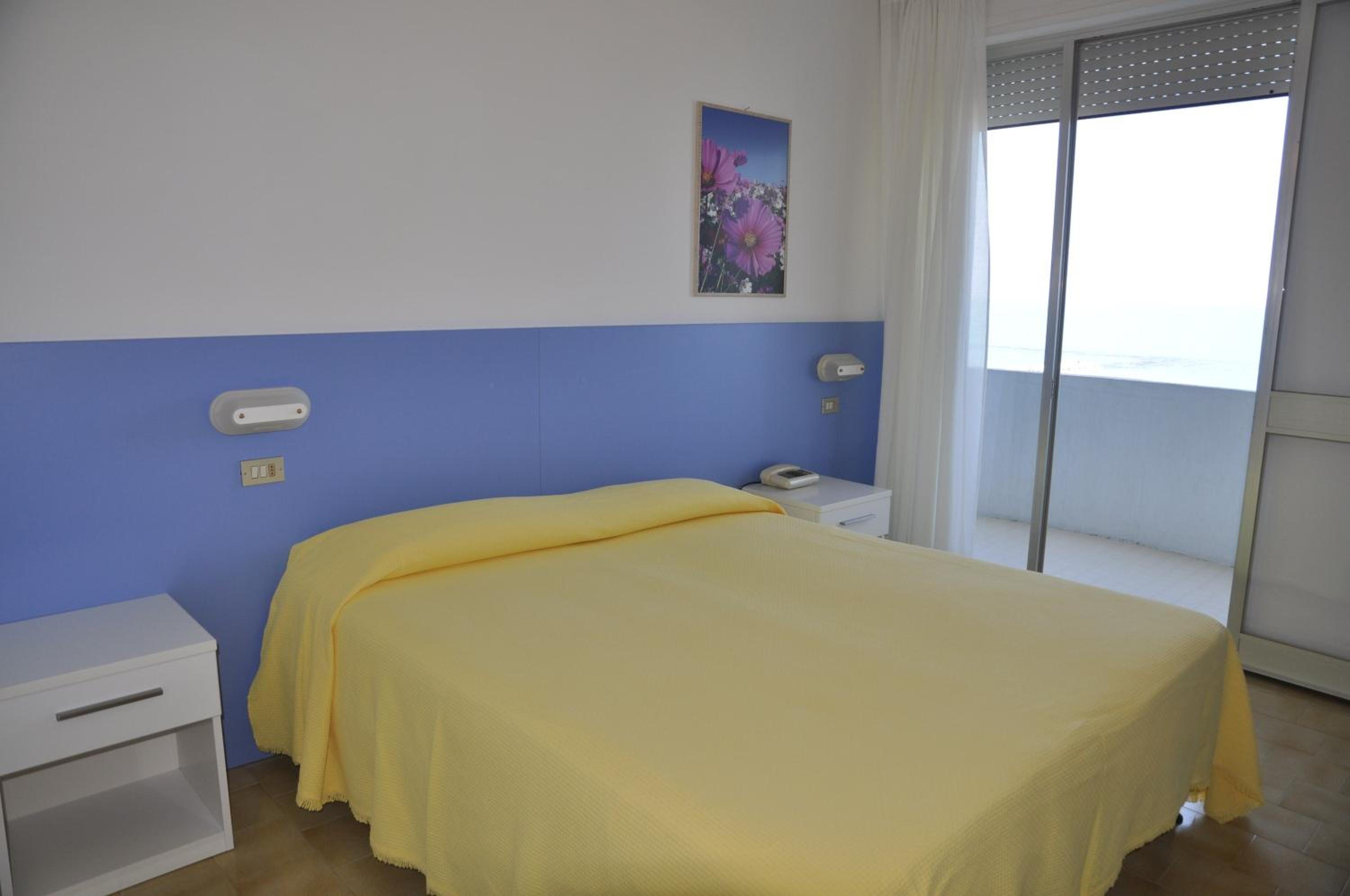 Standard Double Room with Balcony photo 2
