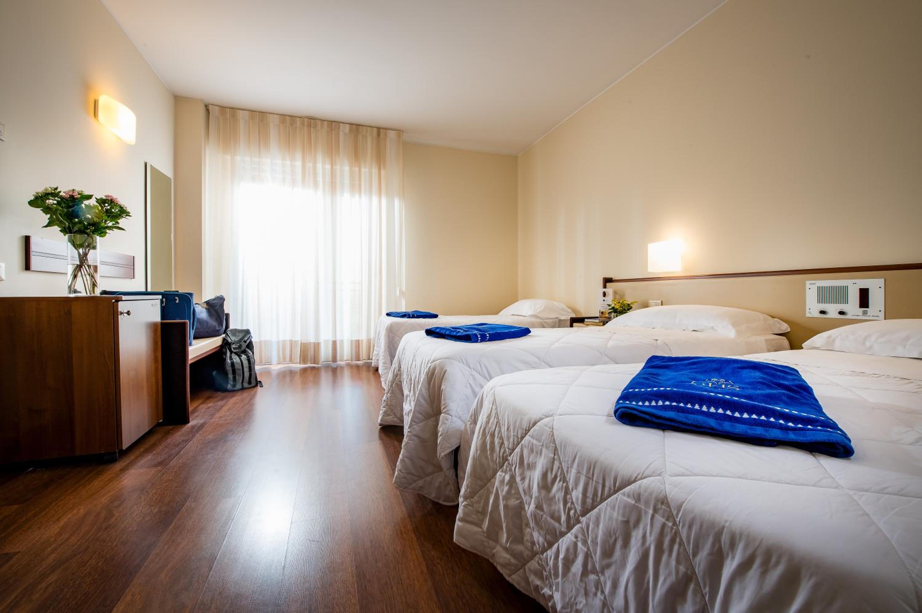 Standard Triple Room - Photo 2