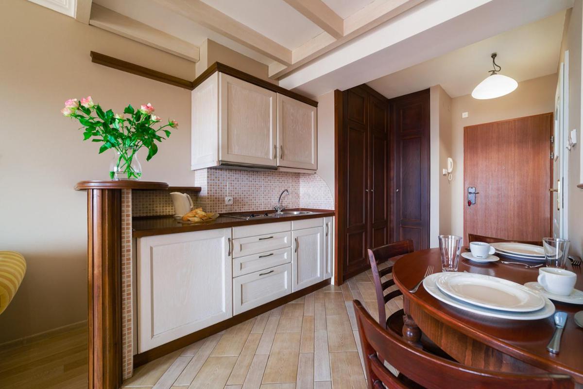 Apartment with Balcony - Photo 33