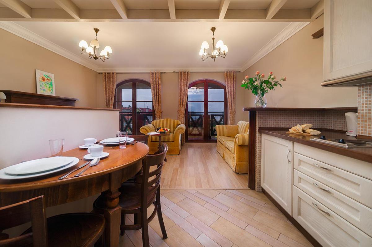 Apartment with Balcony - Photo 30